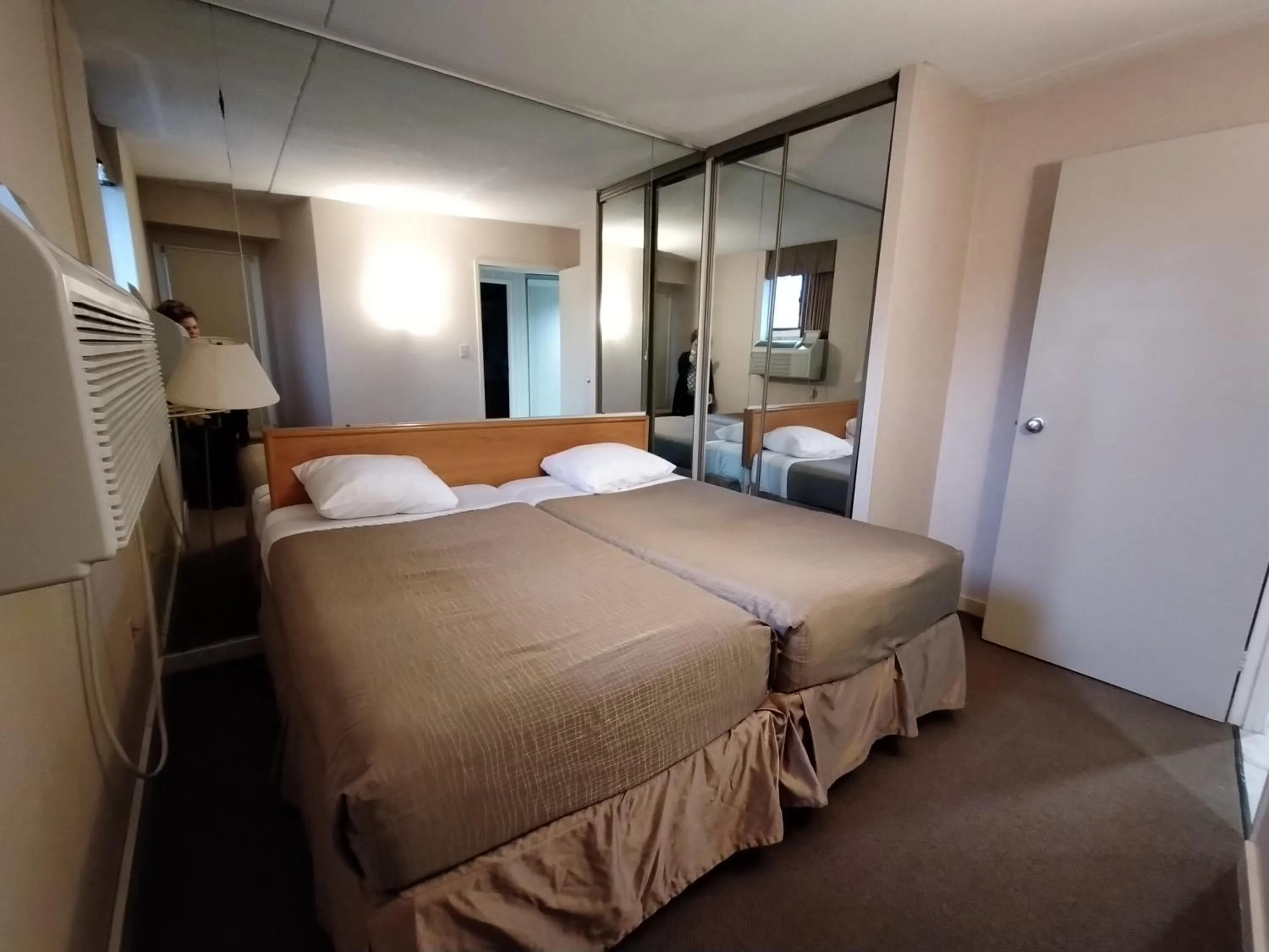 Bedroom, Bed in Royal Harbour Resort