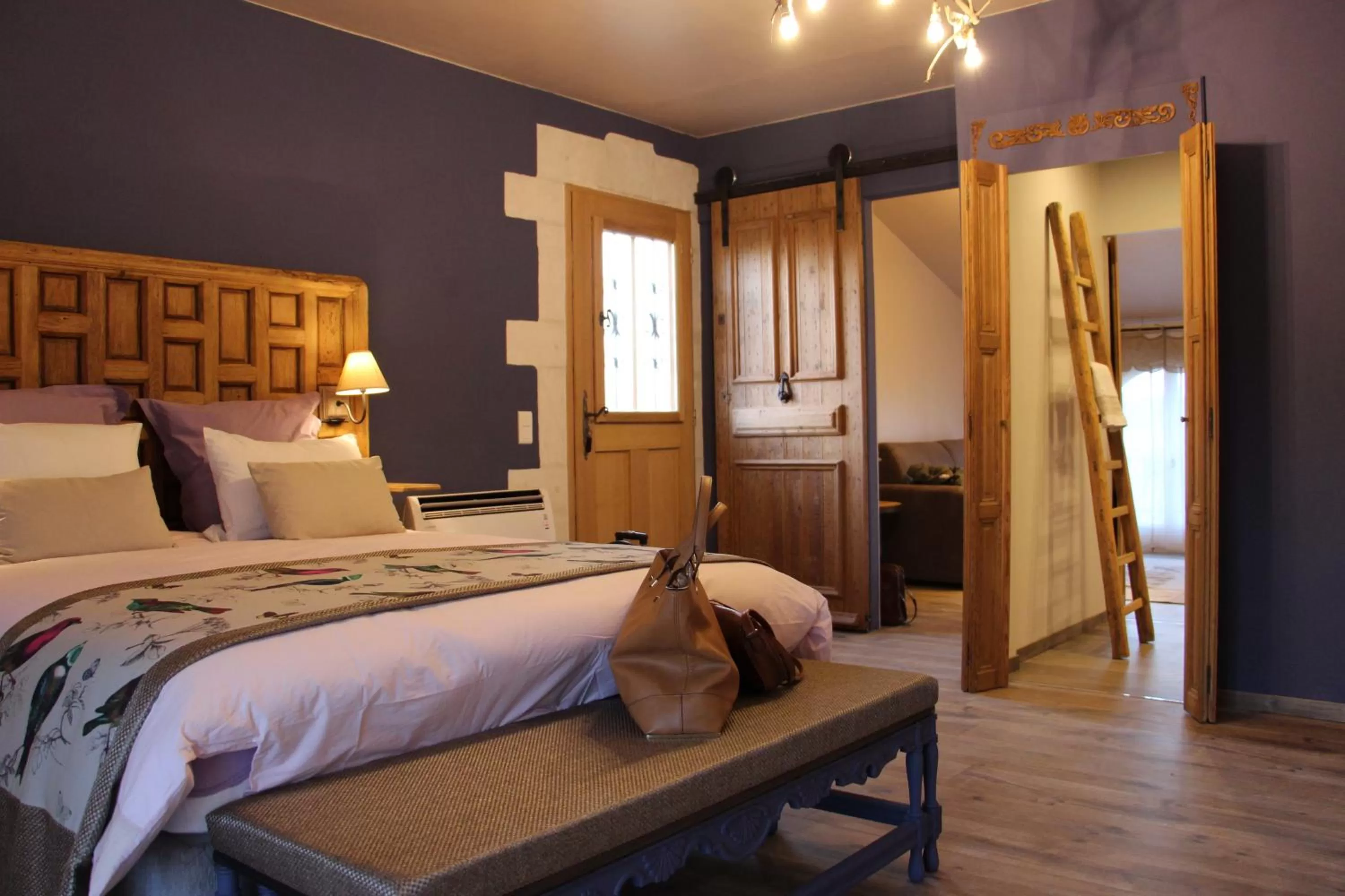 Photo of the whole room, Bed in Sous les Platanes B&B