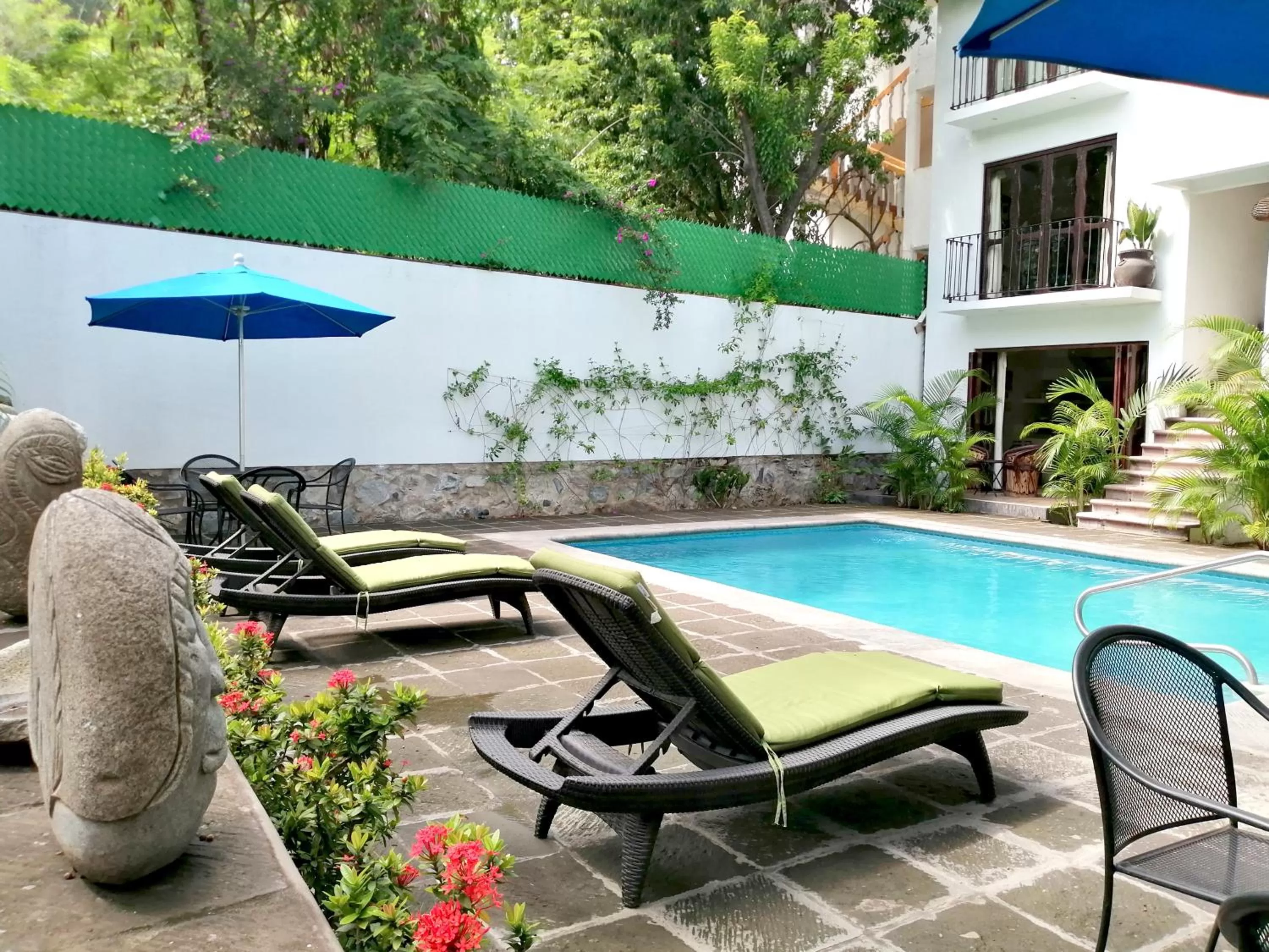 Swimming pool in Ceiba Studios