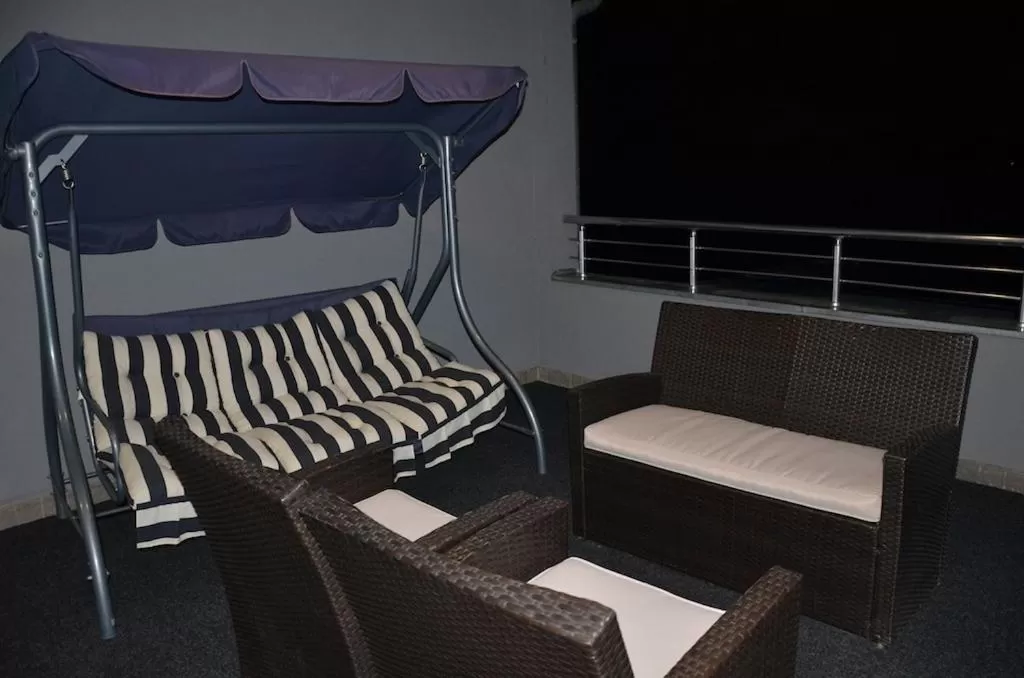 Night in Hotel Golf Luxury