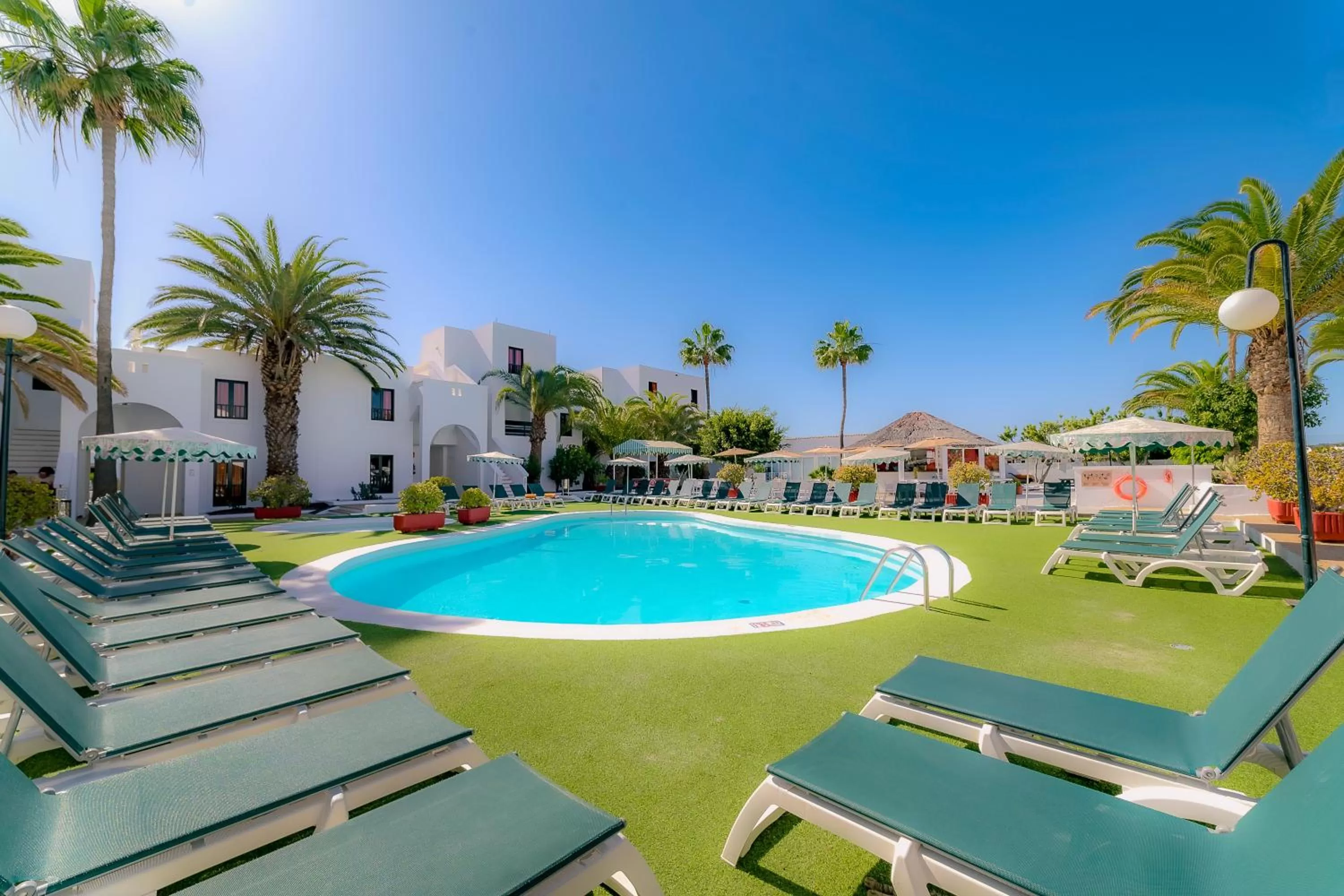 Swimming pool in Nazaret Sol