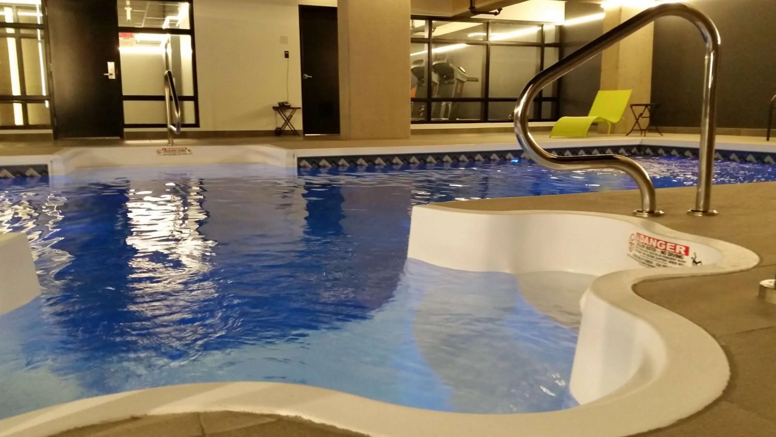 Swimming pool in Grand Times Hotel Drummondville