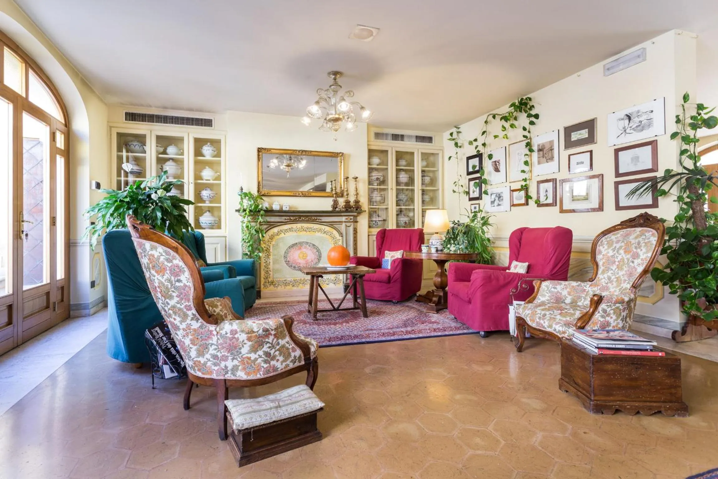 Lobby or reception in Hotel San Luca