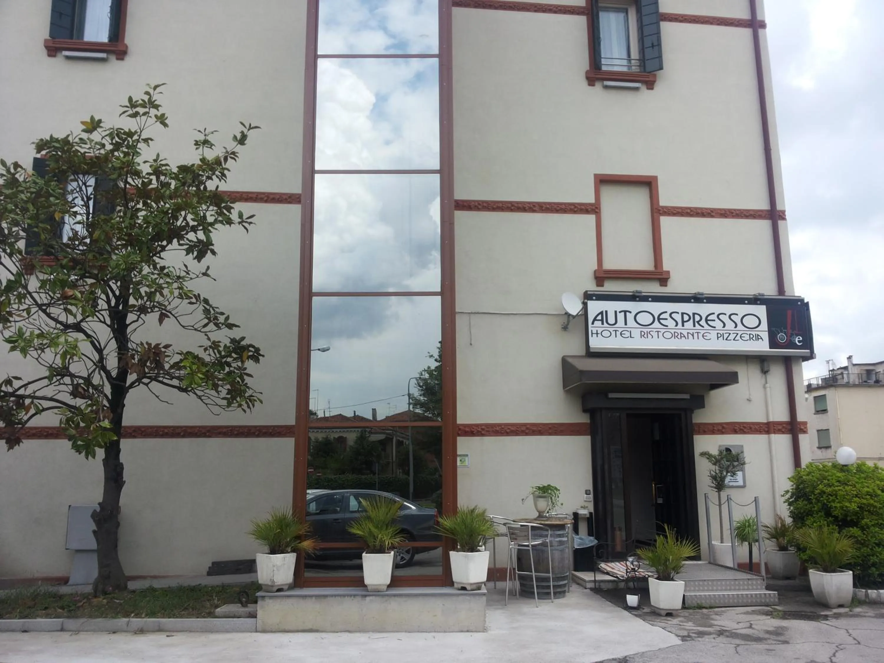 Property building in Hotel Autoespresso Venice - Atika & Atif