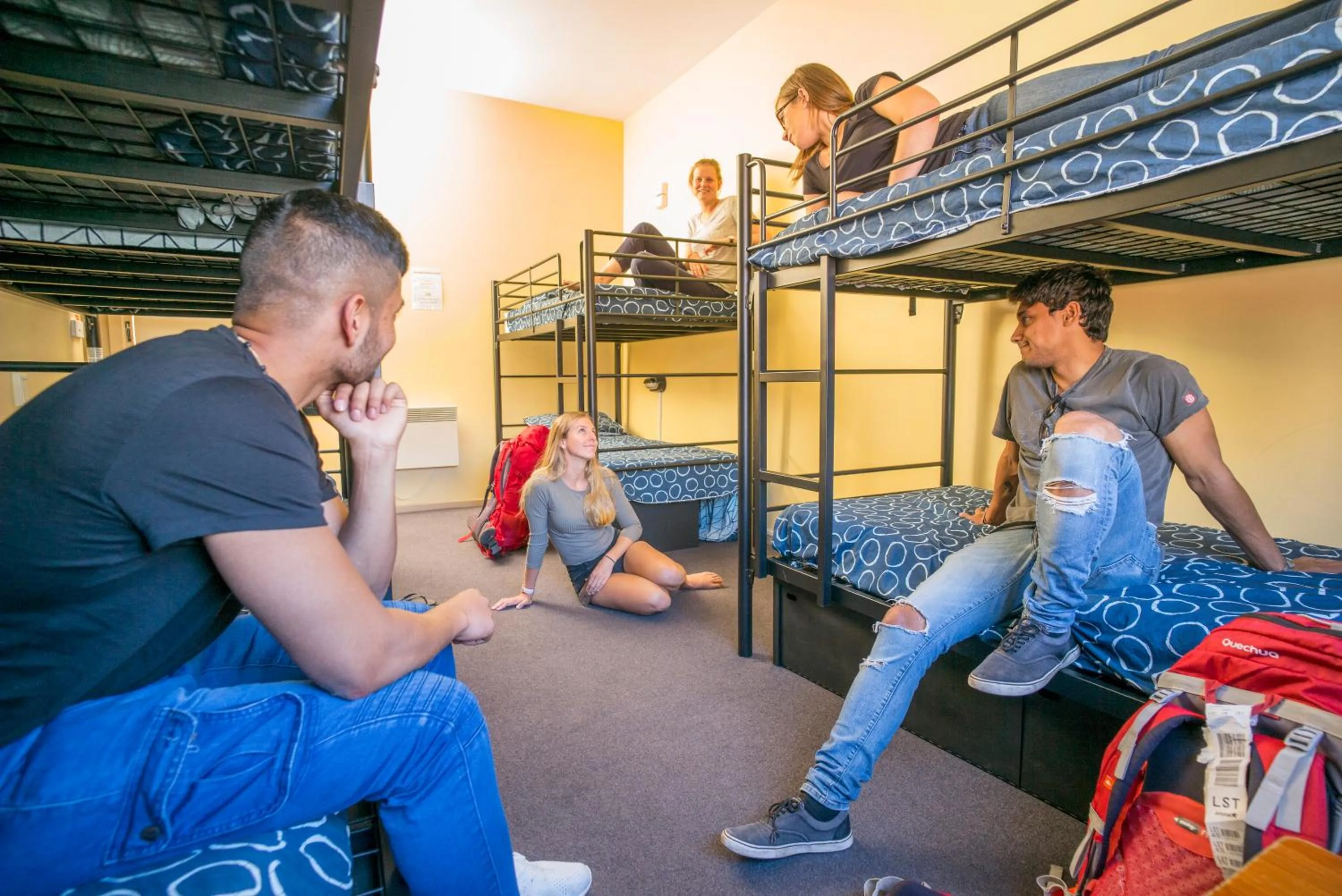 Bedroom, Bed in YHA Hobart Central