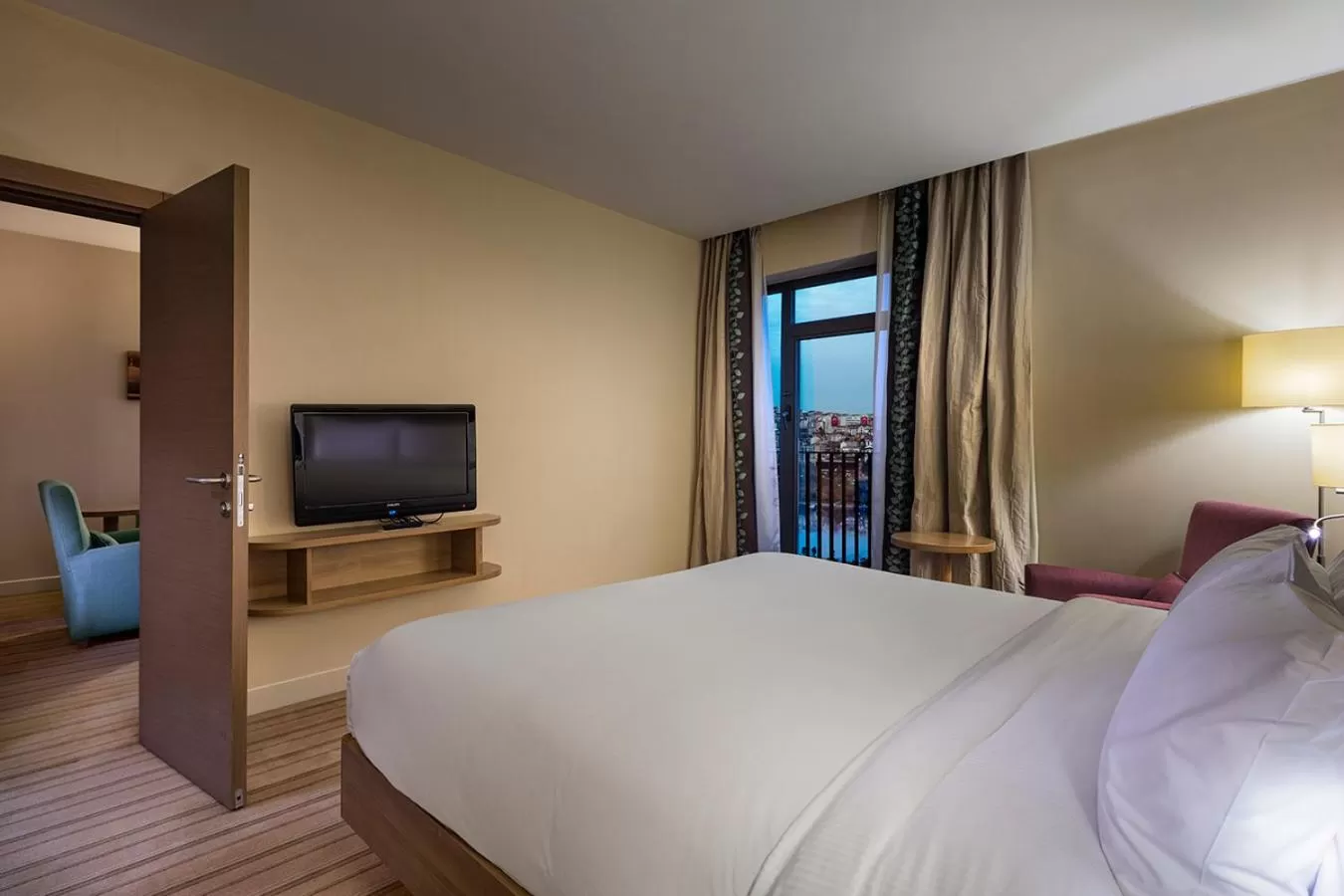 View (from property/room), Bed in Dosso Dossi Hotels & SPA Golden Horn