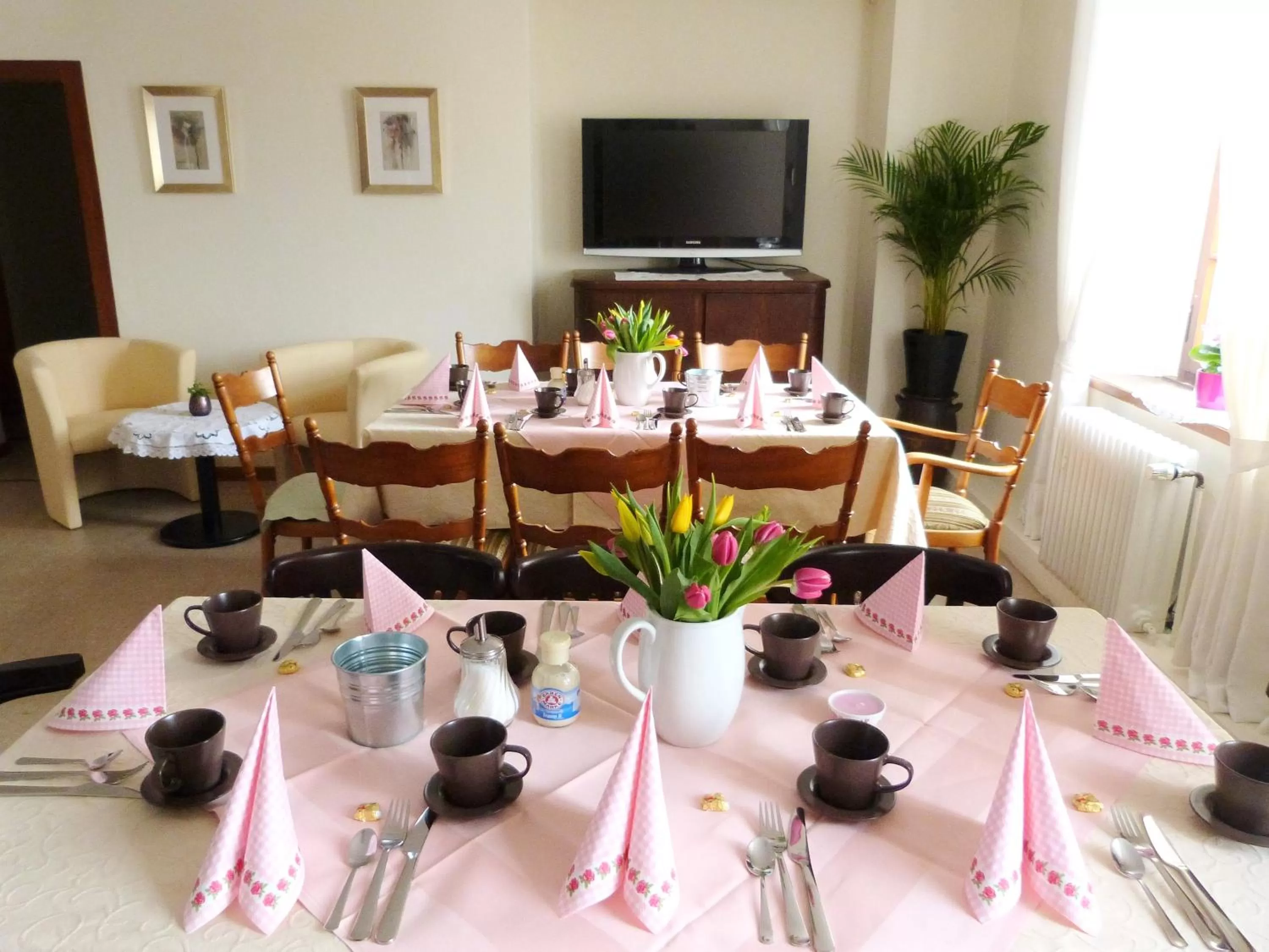 Restaurant/places to eat in Hotel Rath