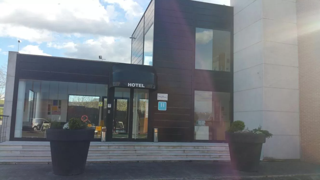 Facade/entrance in Puerta de Santillana