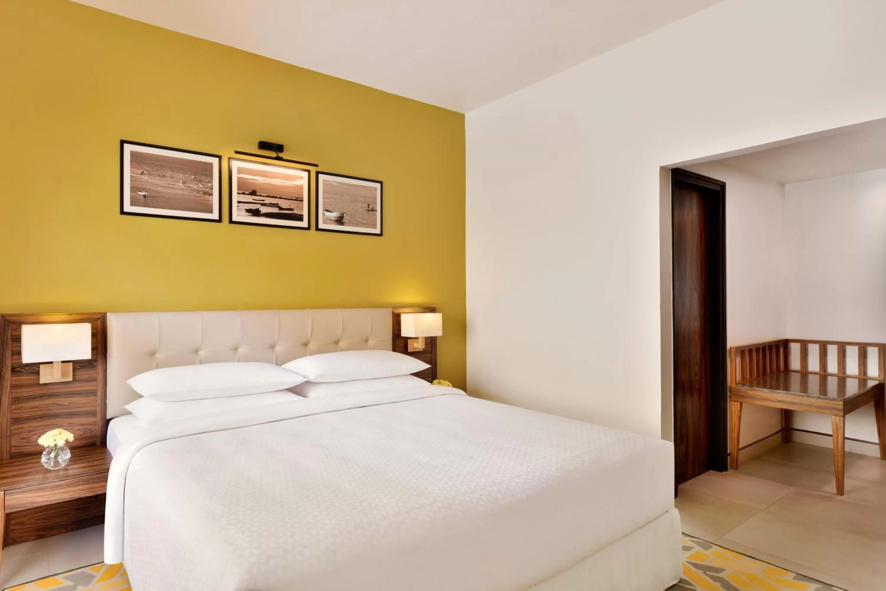 Photo of the whole room, Bed in Four Points by Sheraton Mahabalipuram Resort & Convention Center