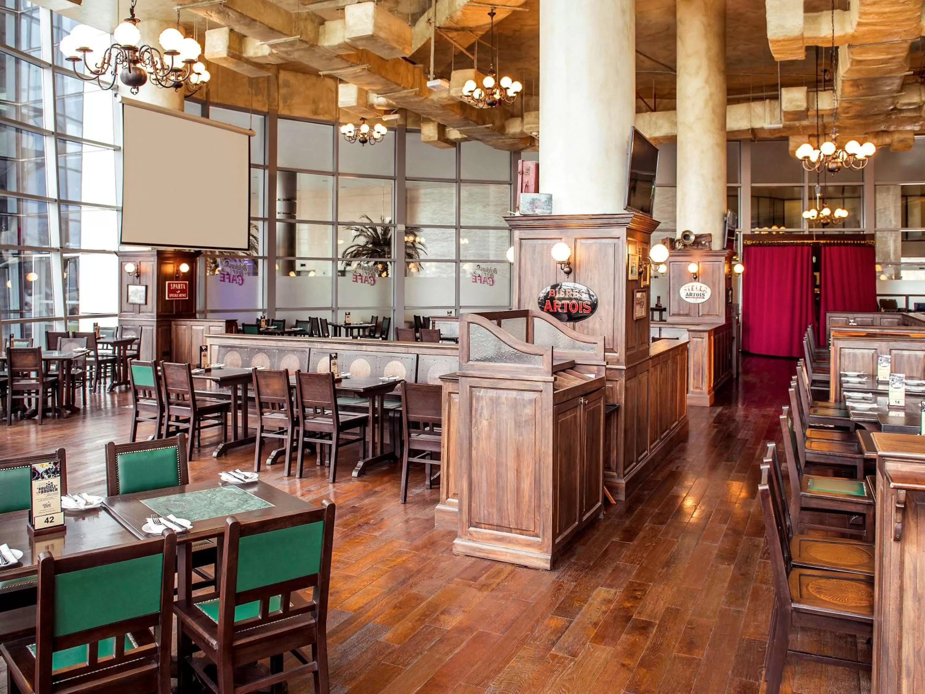 Restaurant/places to eat in Novotel Abu Dhabi Gate