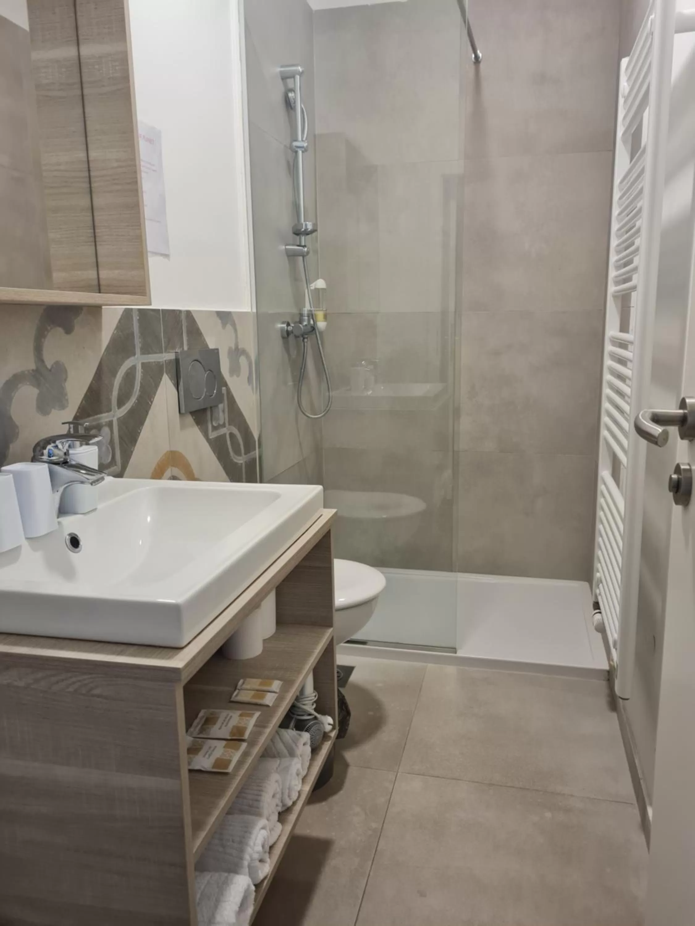 Bathroom in AZUR ROOMS LJUBLJANA