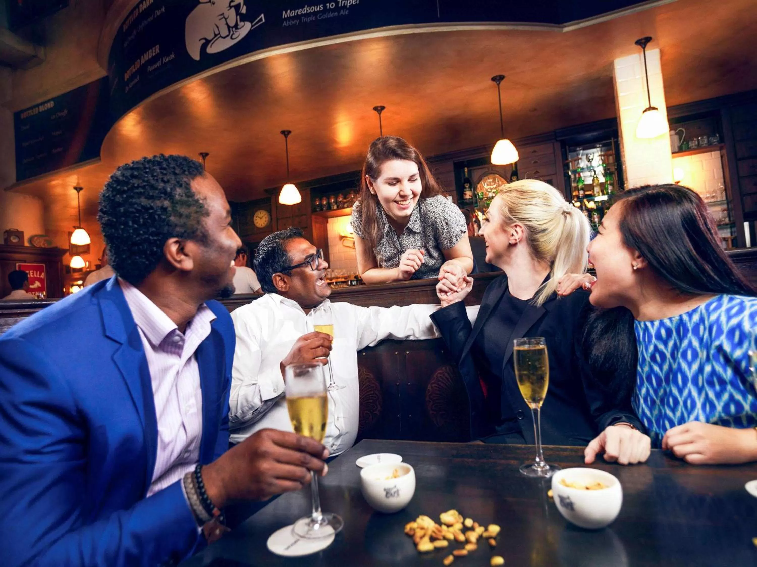 Restaurant/places to eat in Novotel Abu Dhabi Gate