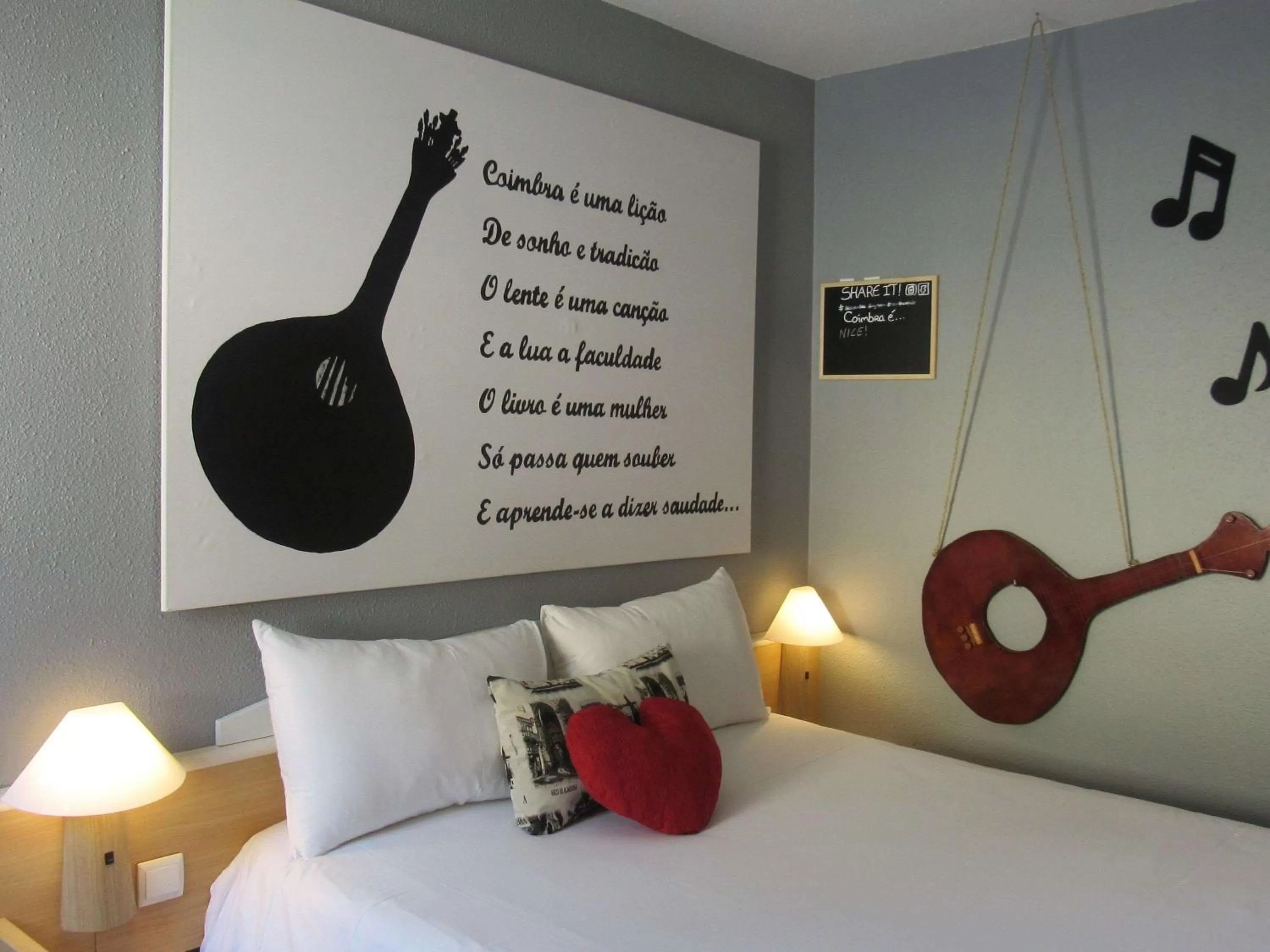 Photo of the whole room, Bed in Hotel Ibis Coimbra Centro