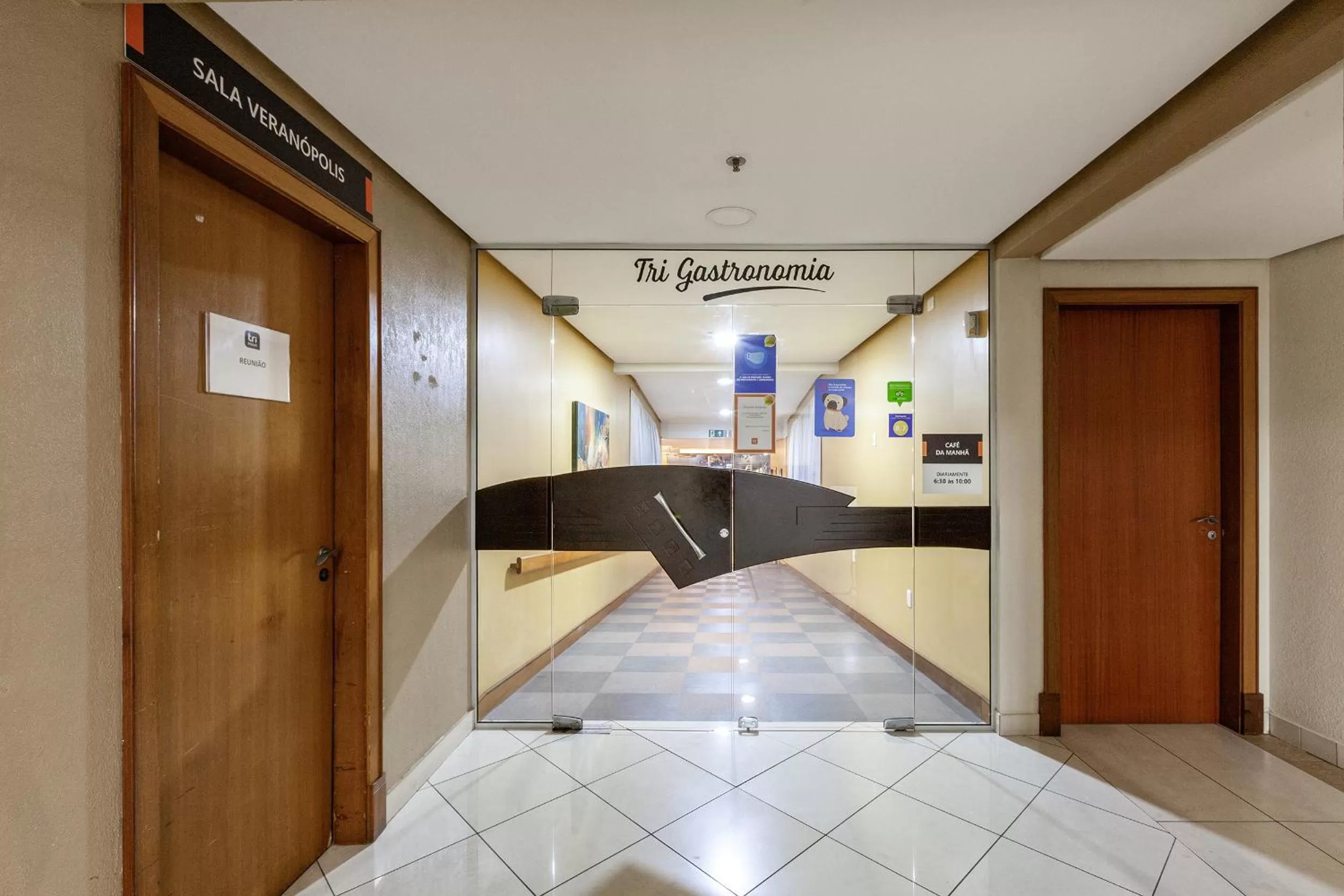 Restaurant/places to eat in Tri Hotel Executive Caxias