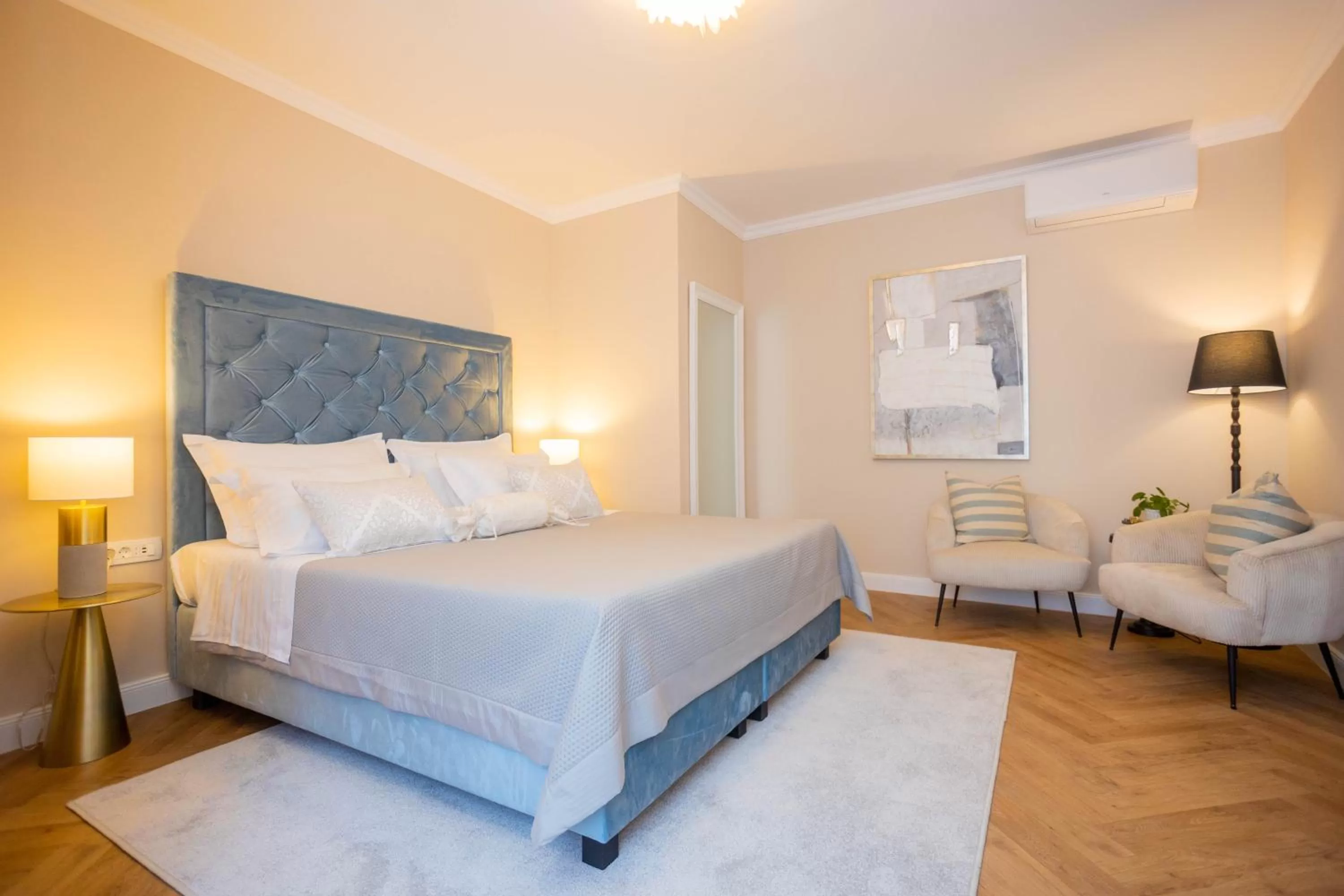 Bedroom in City and Style Luxury Rooms Split