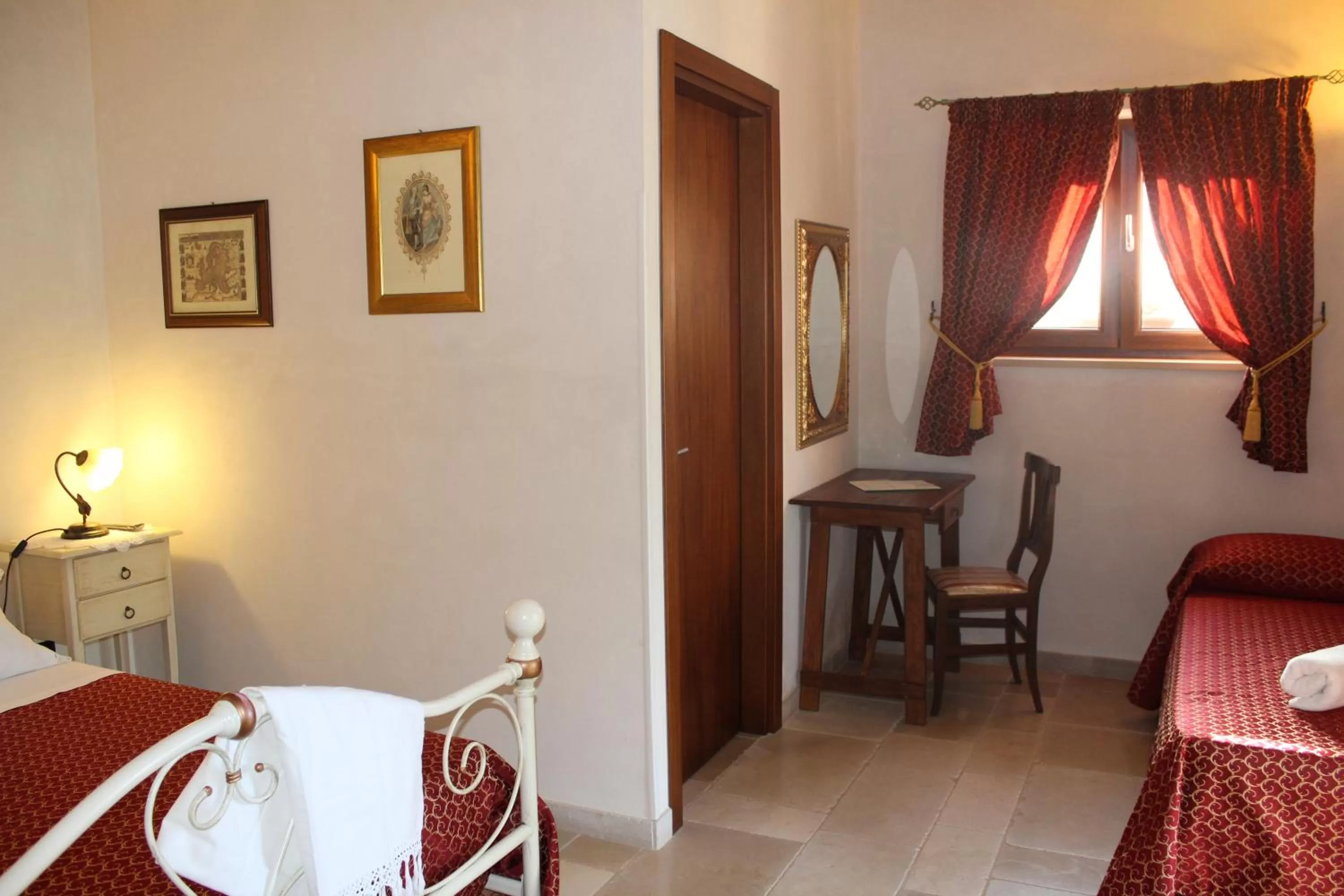 Photo of the whole room, Bed in Masseria Tolla