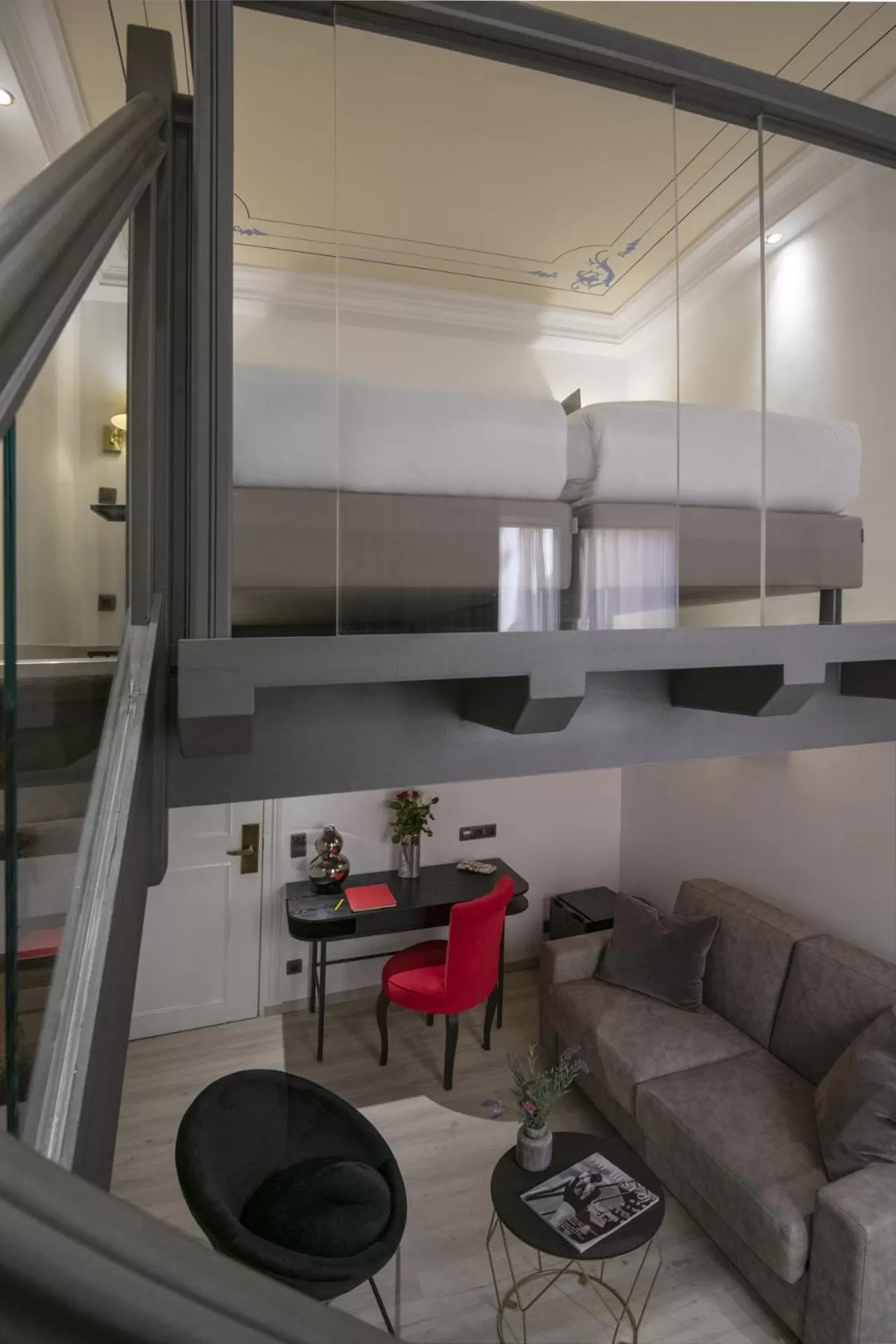 Photo of the whole room in GOLDEN TULIP CANNES HOTEL de PARIS