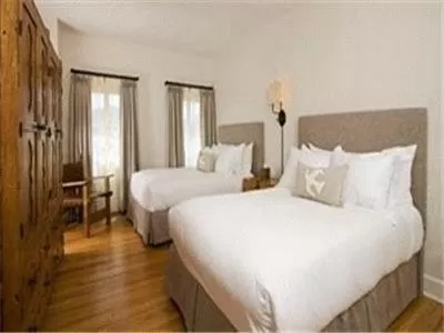 Bed in Hotel St Francis