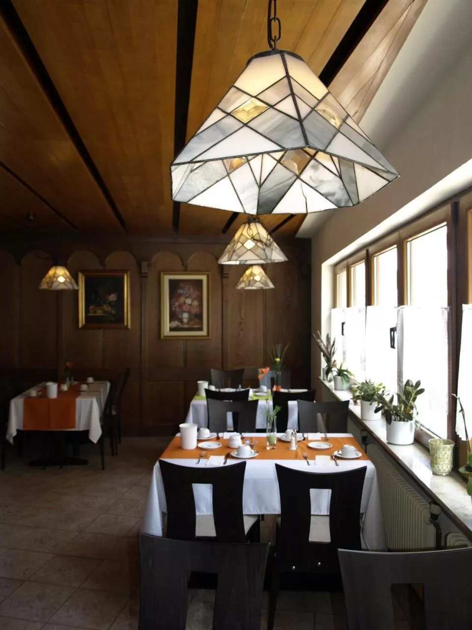 Restaurant/places to eat in Airport Hotel Filder Post