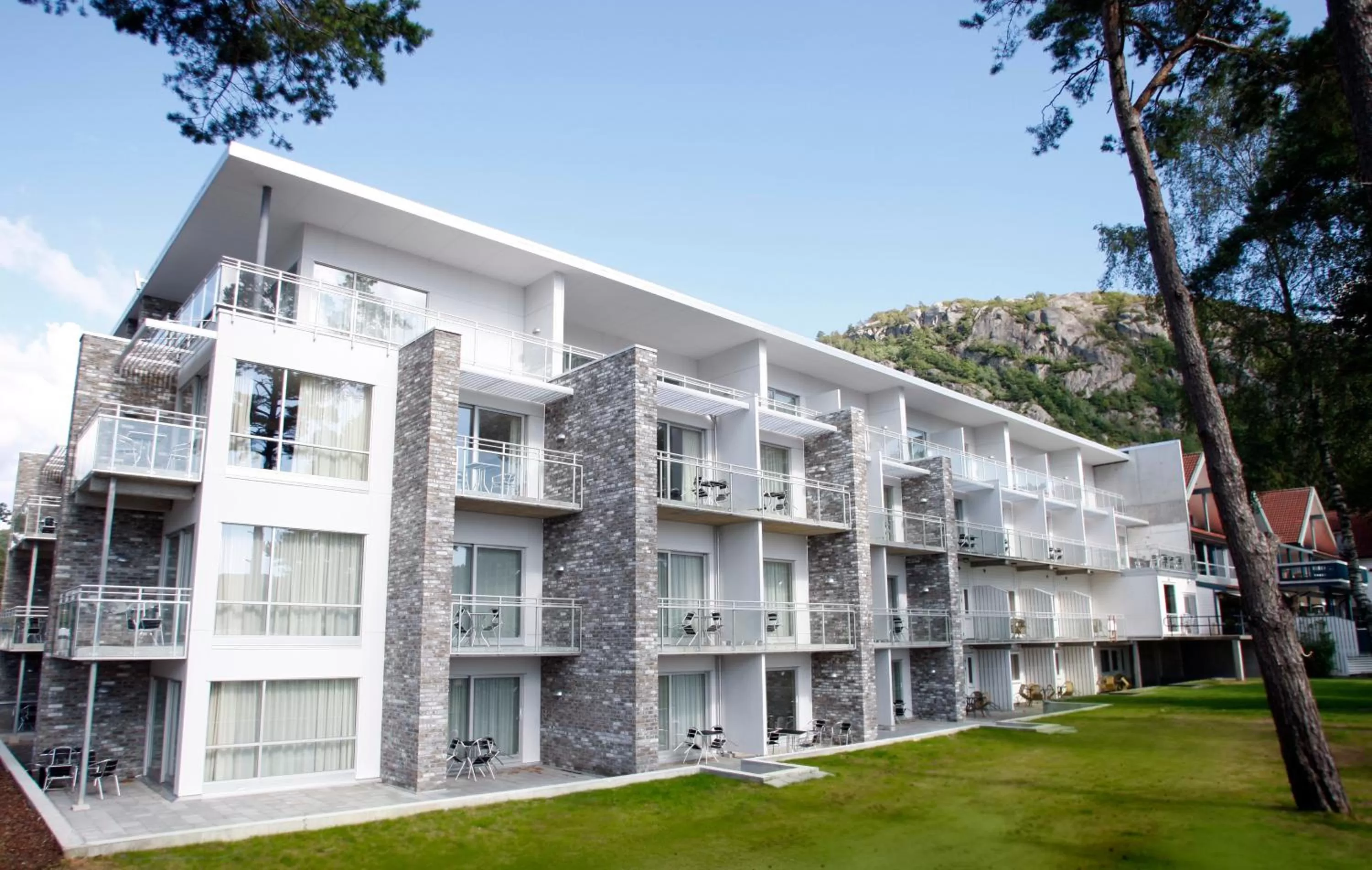 Property building in Rosfjord Strandhotel