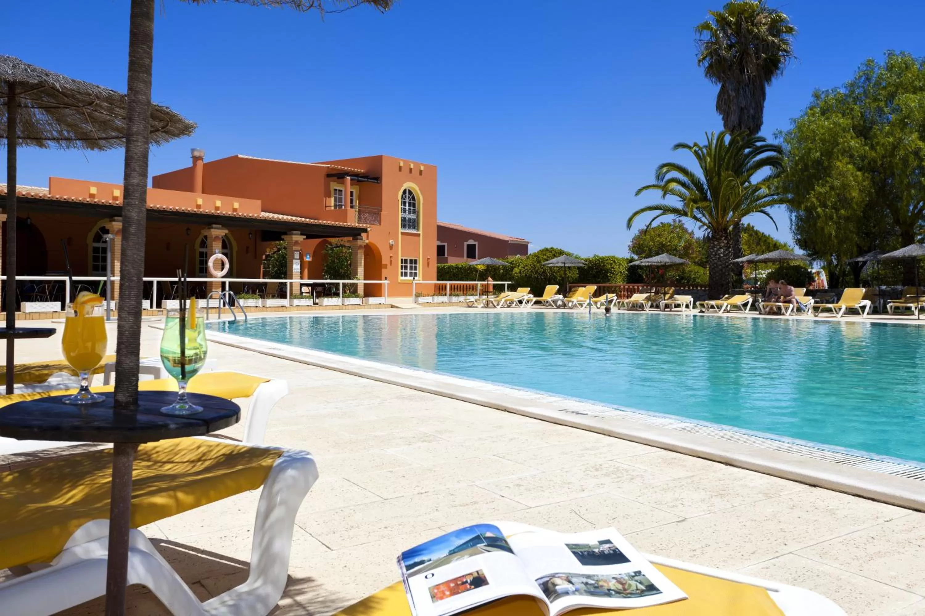 Swimming pool in Colina Village