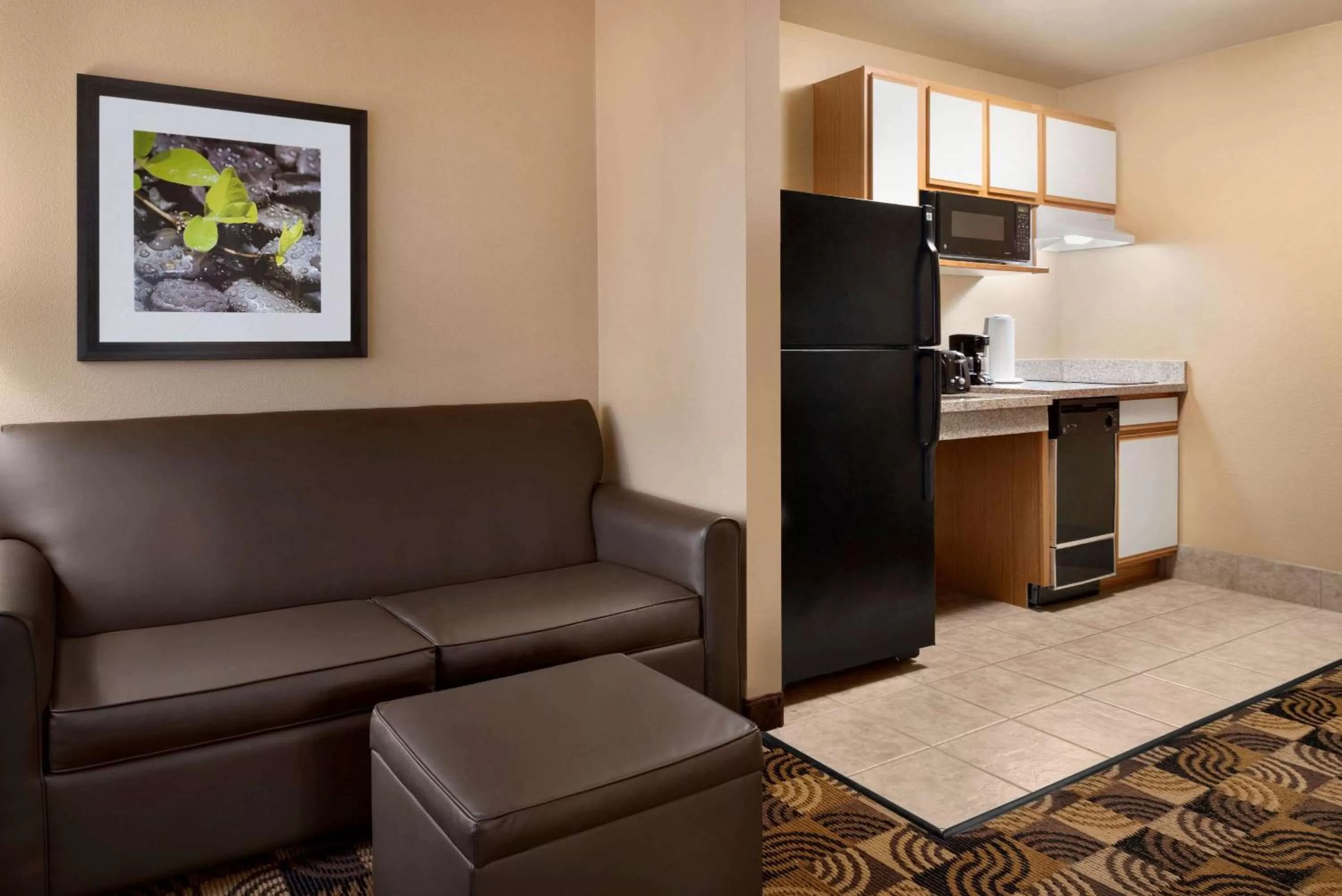 Photo of the whole room in Hawthorn Extended Stay by Wyndham Milwaukee Airport