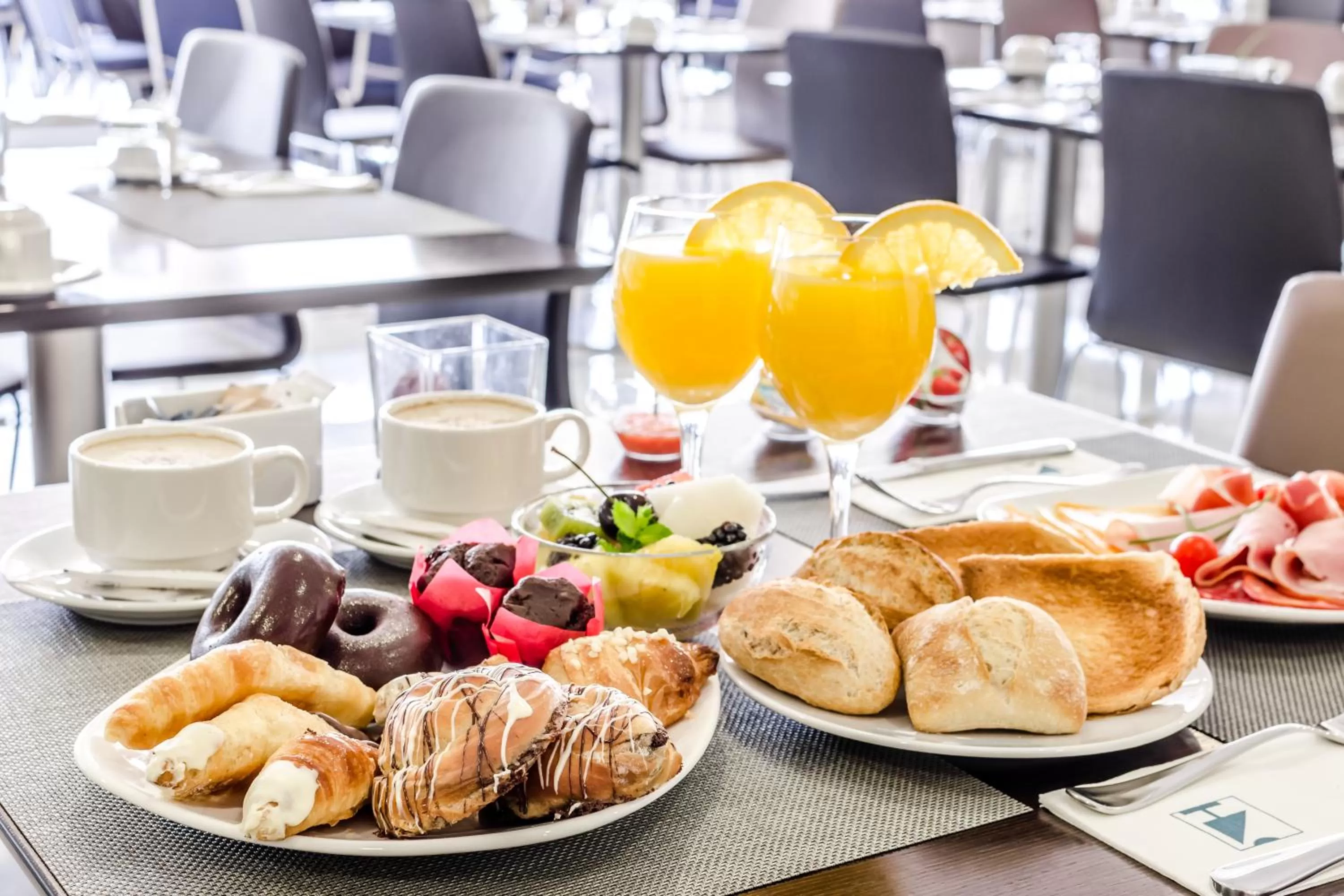 Restaurant/places to eat in Eurostars Executive