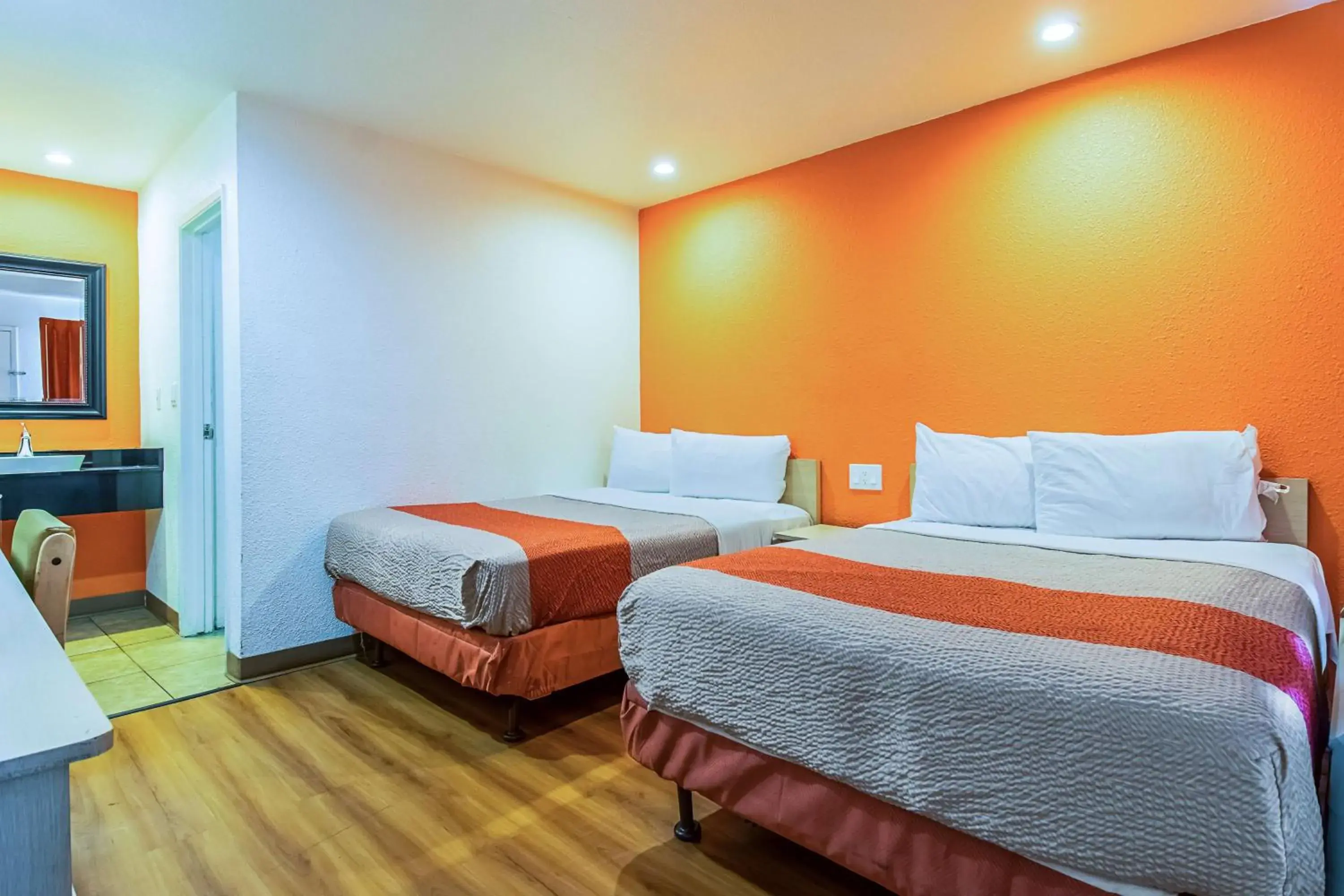 2 Full Beds | Smoking in Motel 6-Bakersfield, CA - Airport 2 Full Beds | Smoking in Motel 6-Bakersfield, CA - Airport