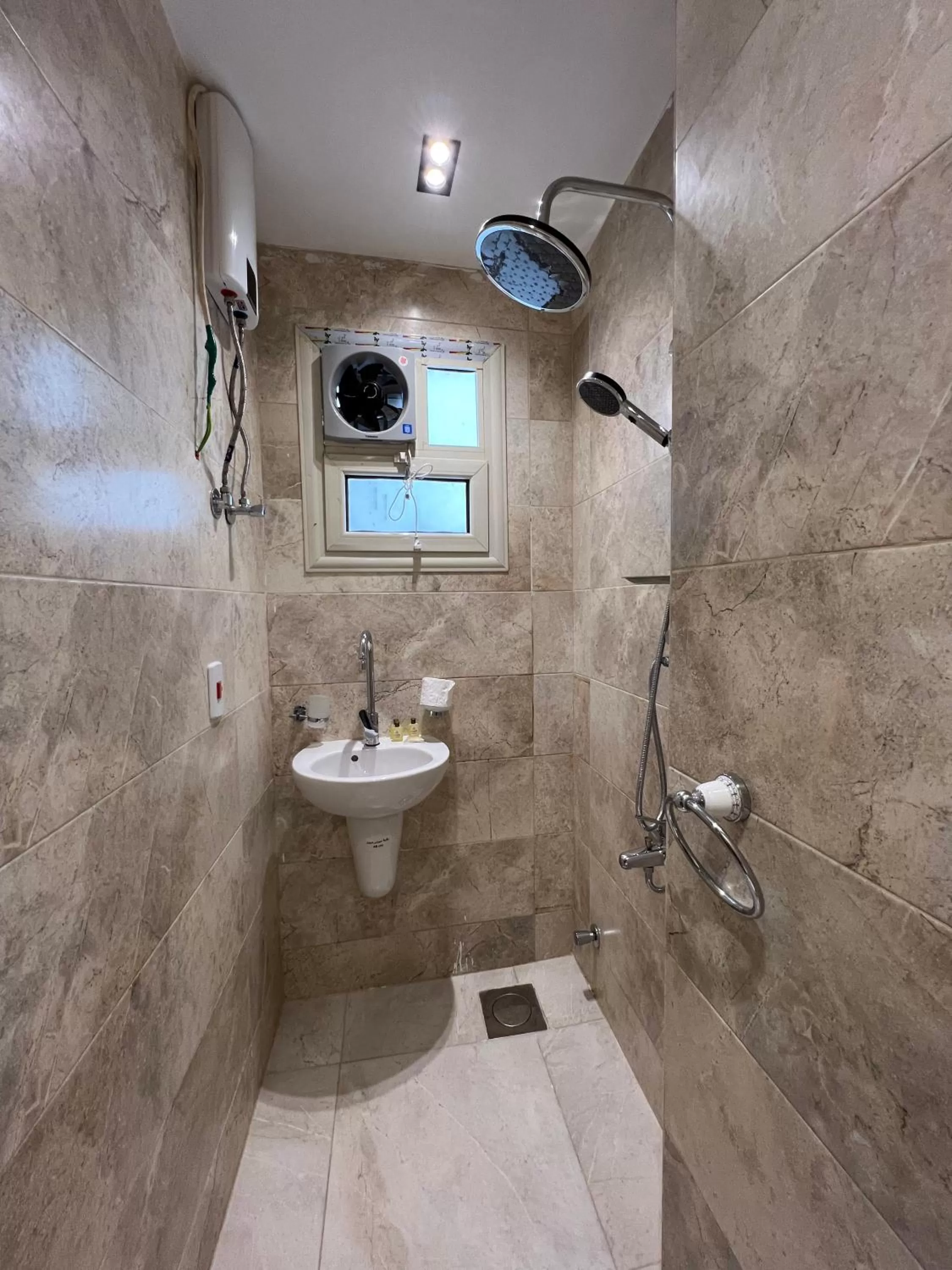 Shower, Bathroom in The Muse Pyramids