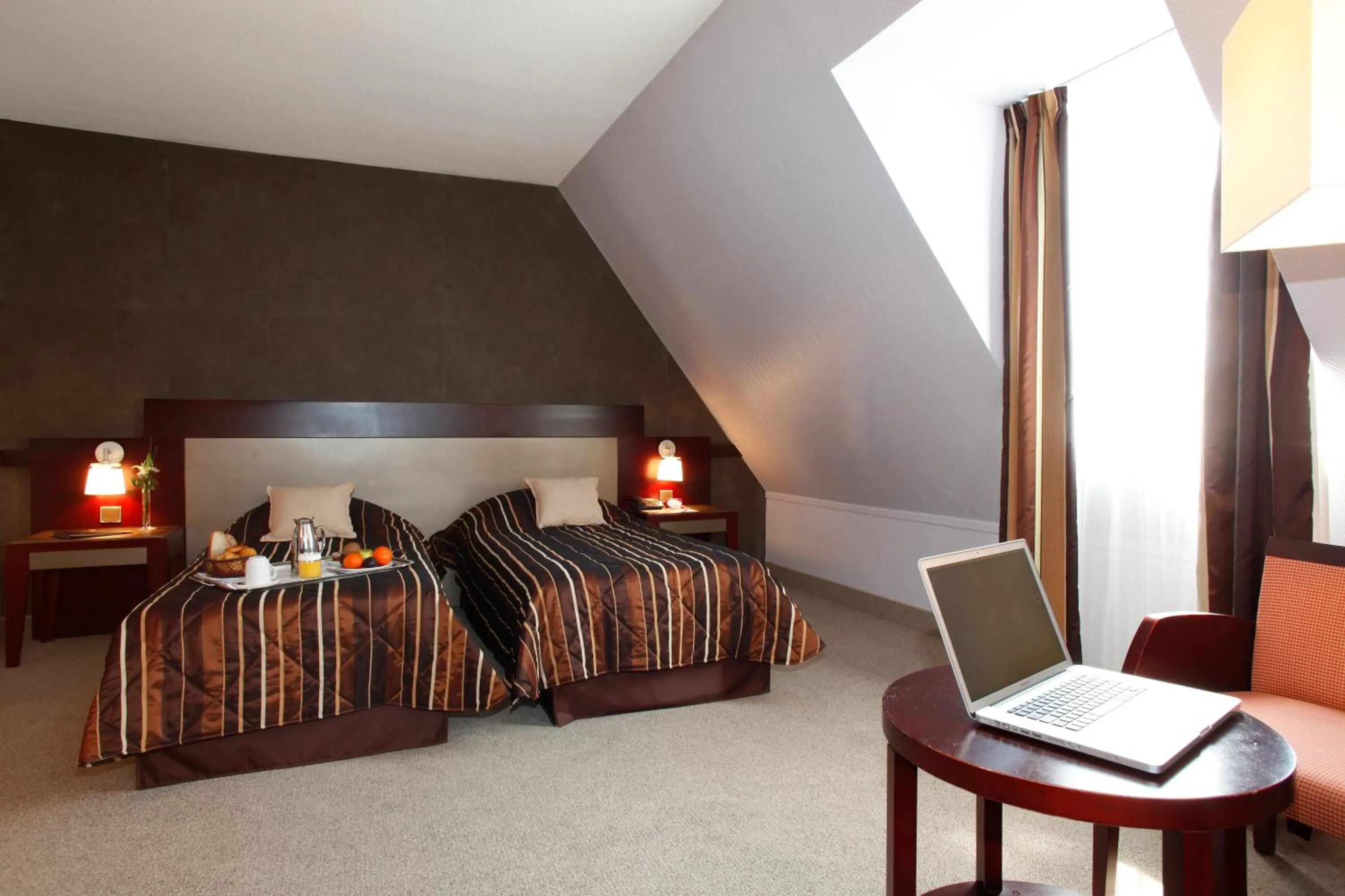 Photo of the whole room, Bed in Alliance Lille - Couvent Des Minimes