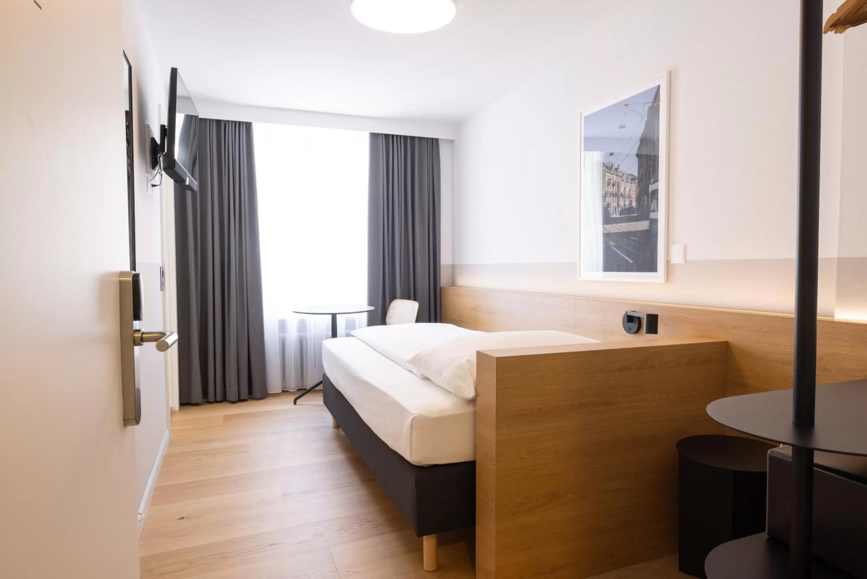 TV and multimedia, Bed in Fred Hotel Zürich Hauptbahnhof