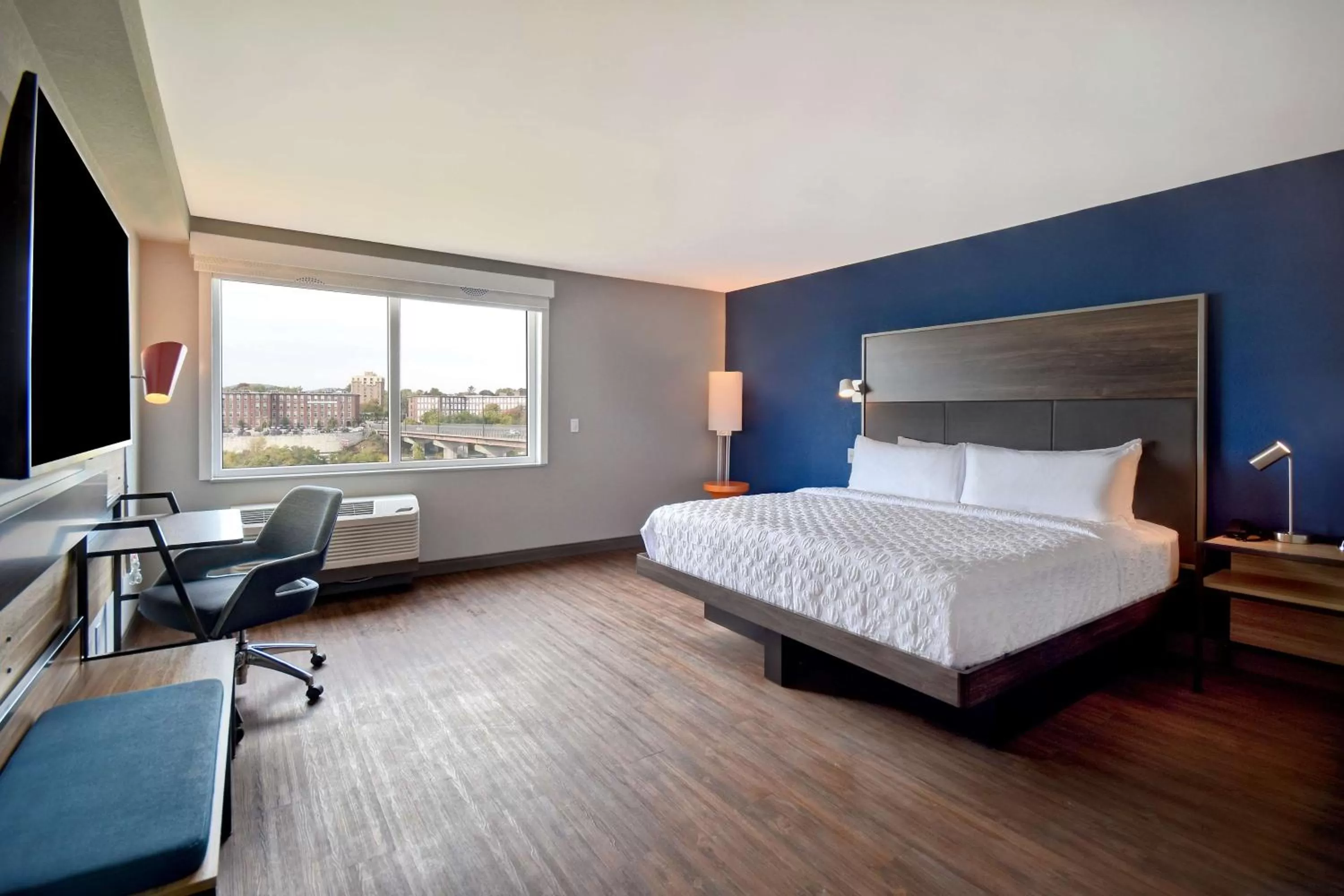 Bedroom, Bed in Tru By Hilton Manchester Downtown