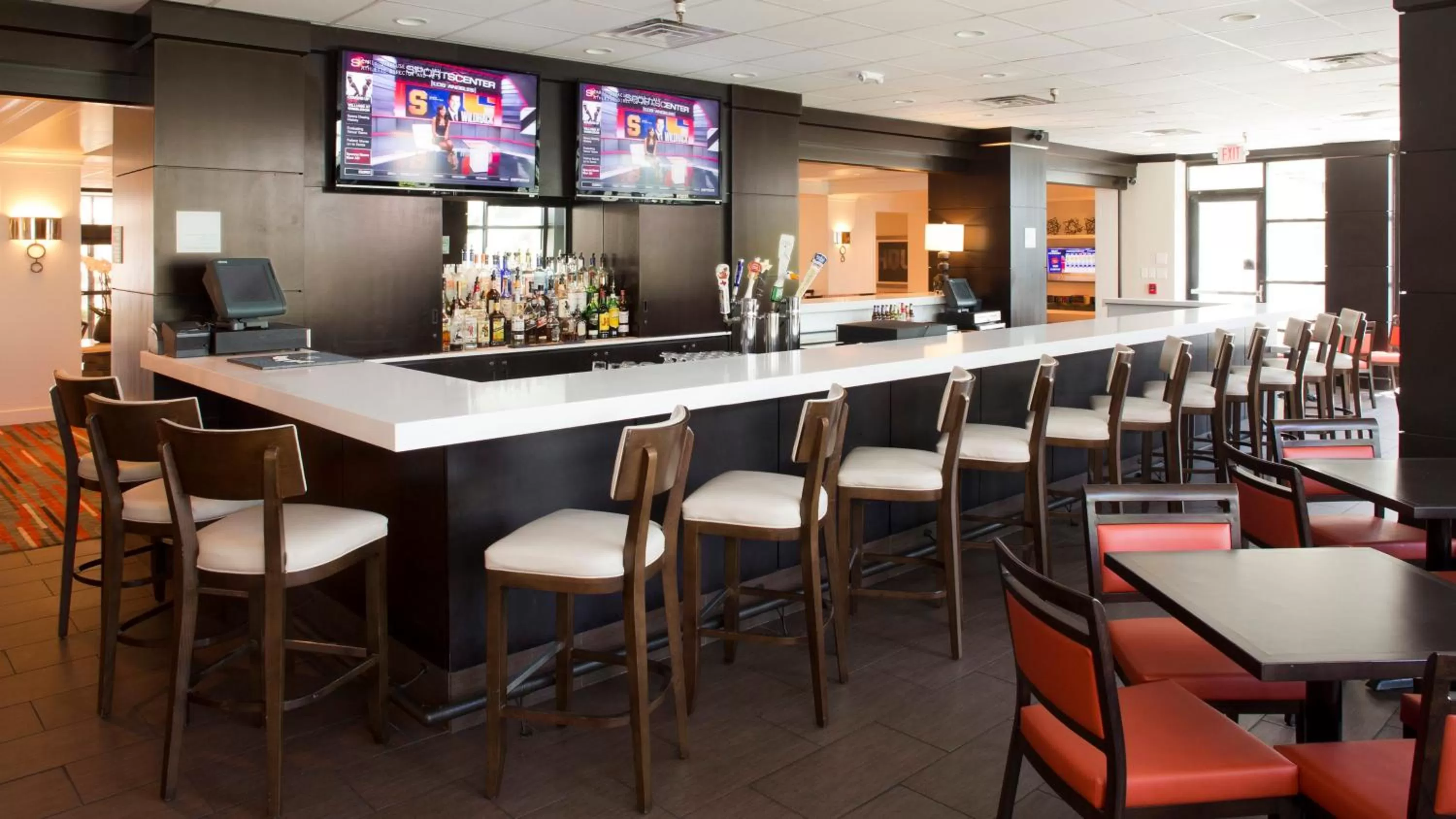 Lounge or bar in Holiday Inn Houston S - NRG Area - Med Ctr by IHG