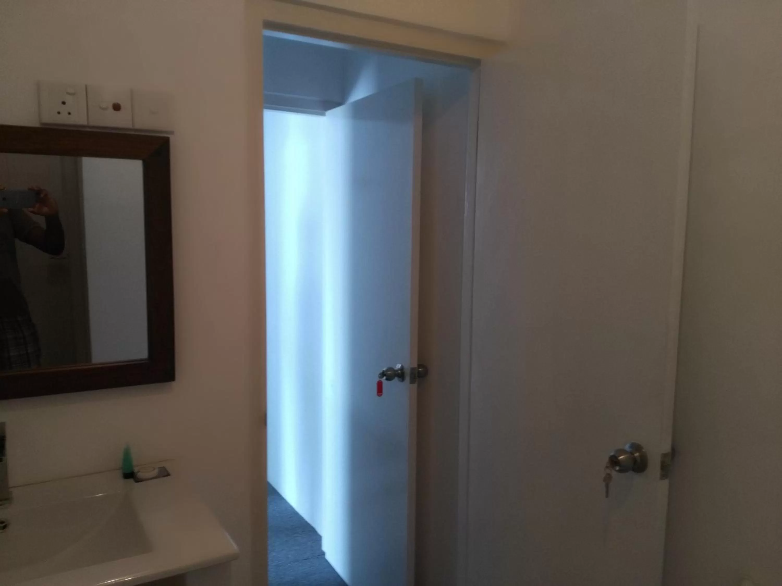 Bathroom in West Inn Colombo