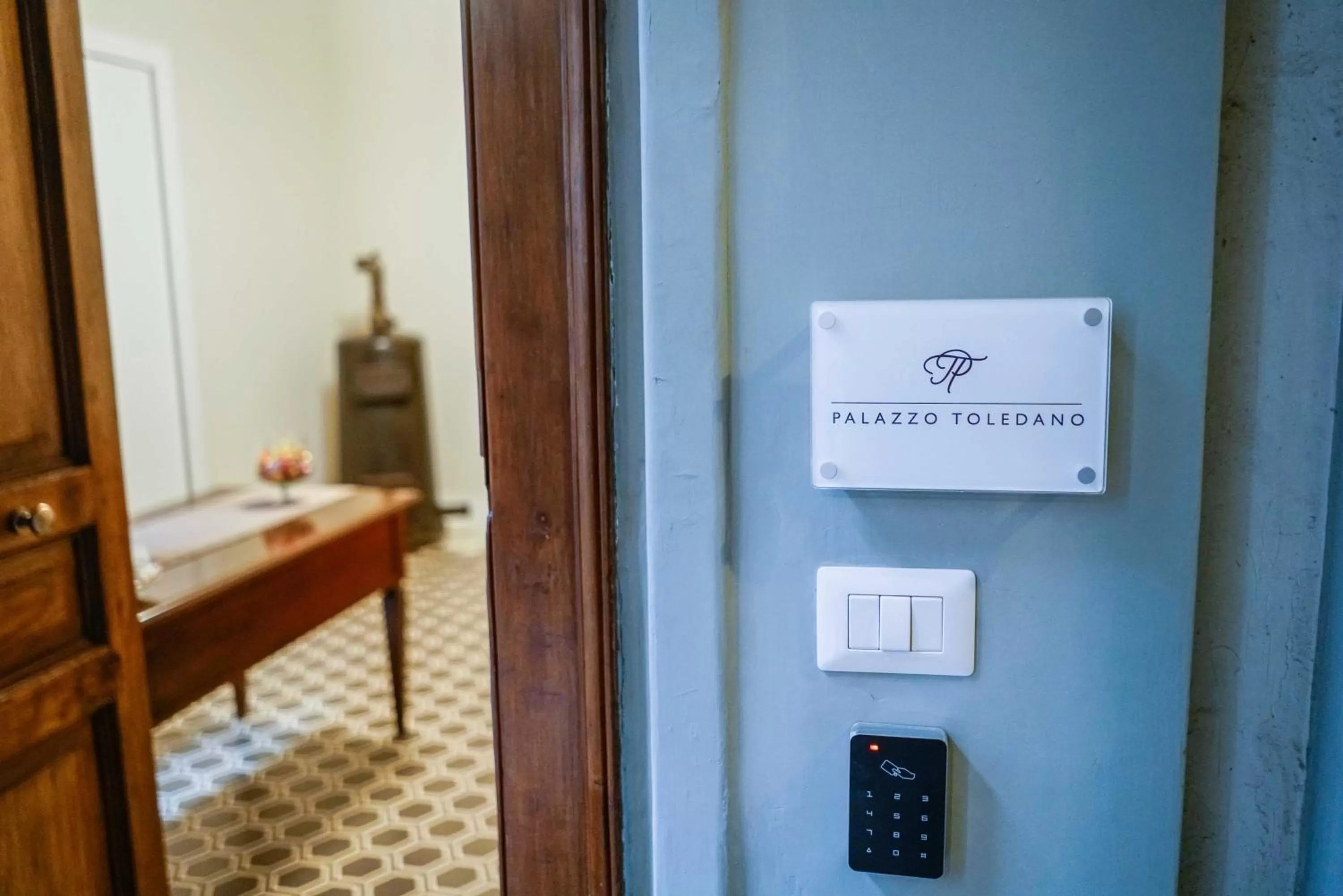 Facade/entrance in Palazzo Toledano