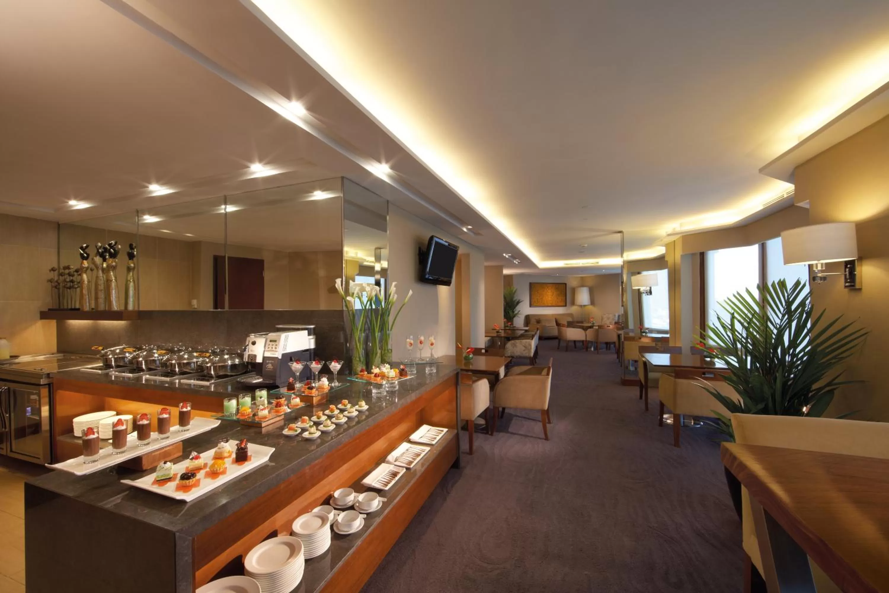 Lounge or bar in Millennium Hotel Sirih Jakarta