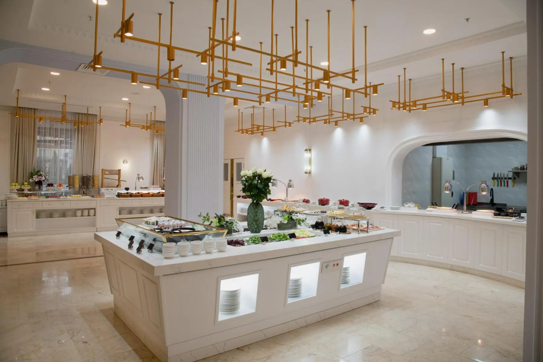 Restaurant/places to eat in LOTTE City Hotels Tashkent Palace