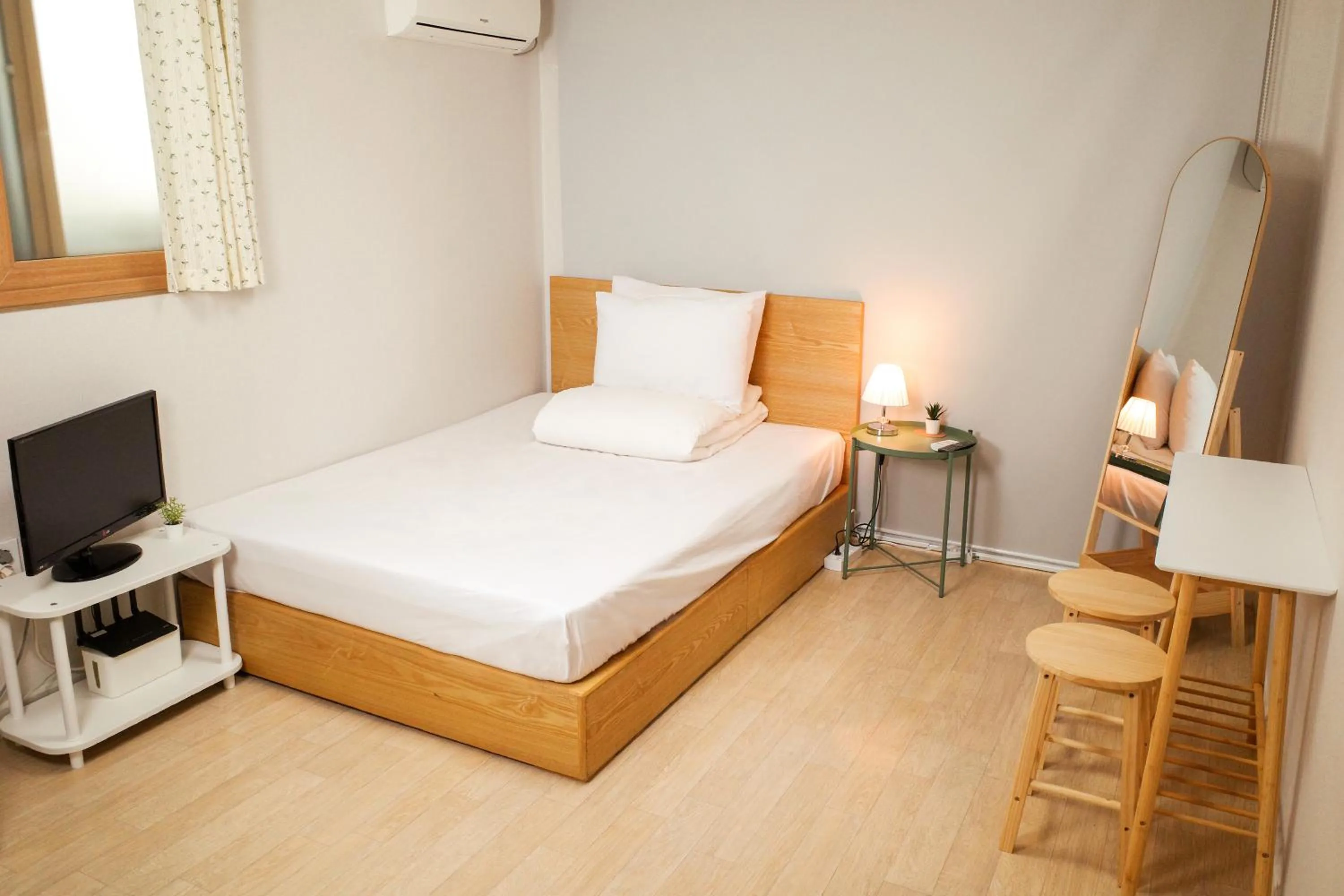 Deluxe Double Room in Starria Hostel foreign guest only