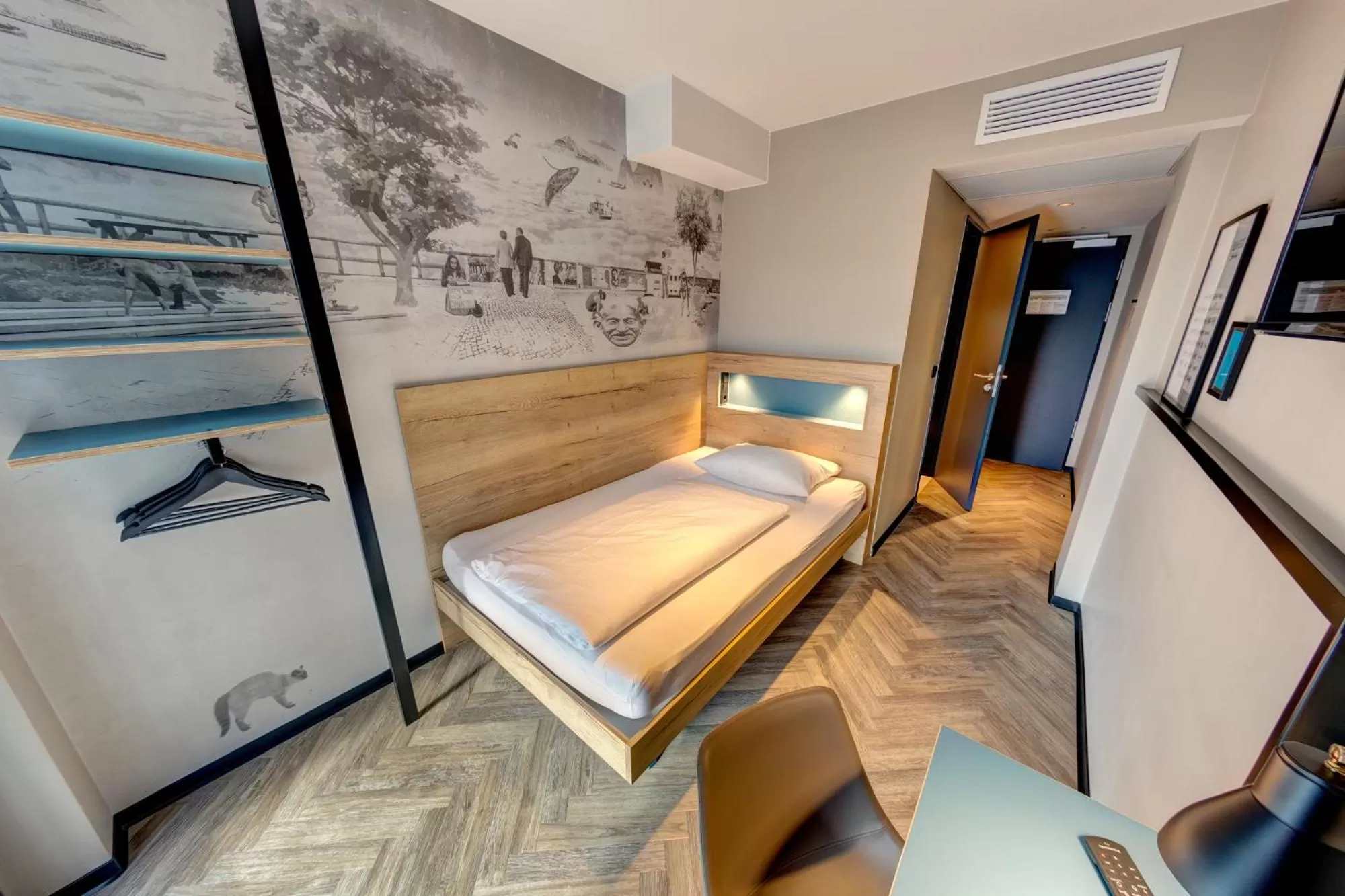 Area and facilities, Bed in Schulz Hotel Berlin Wall at the East Side Gallery