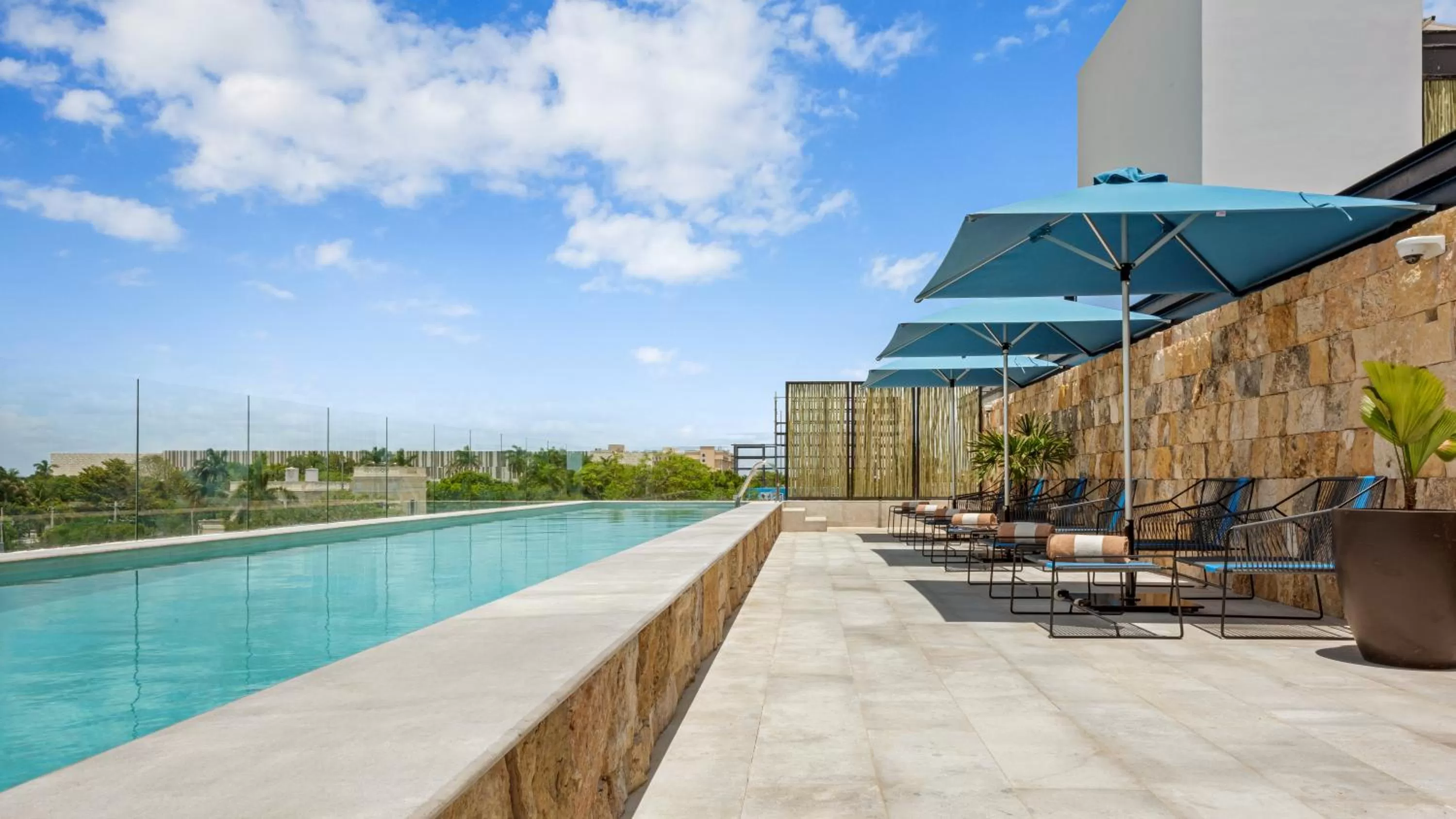 Swimming pool in Wayam Mundo Imperial