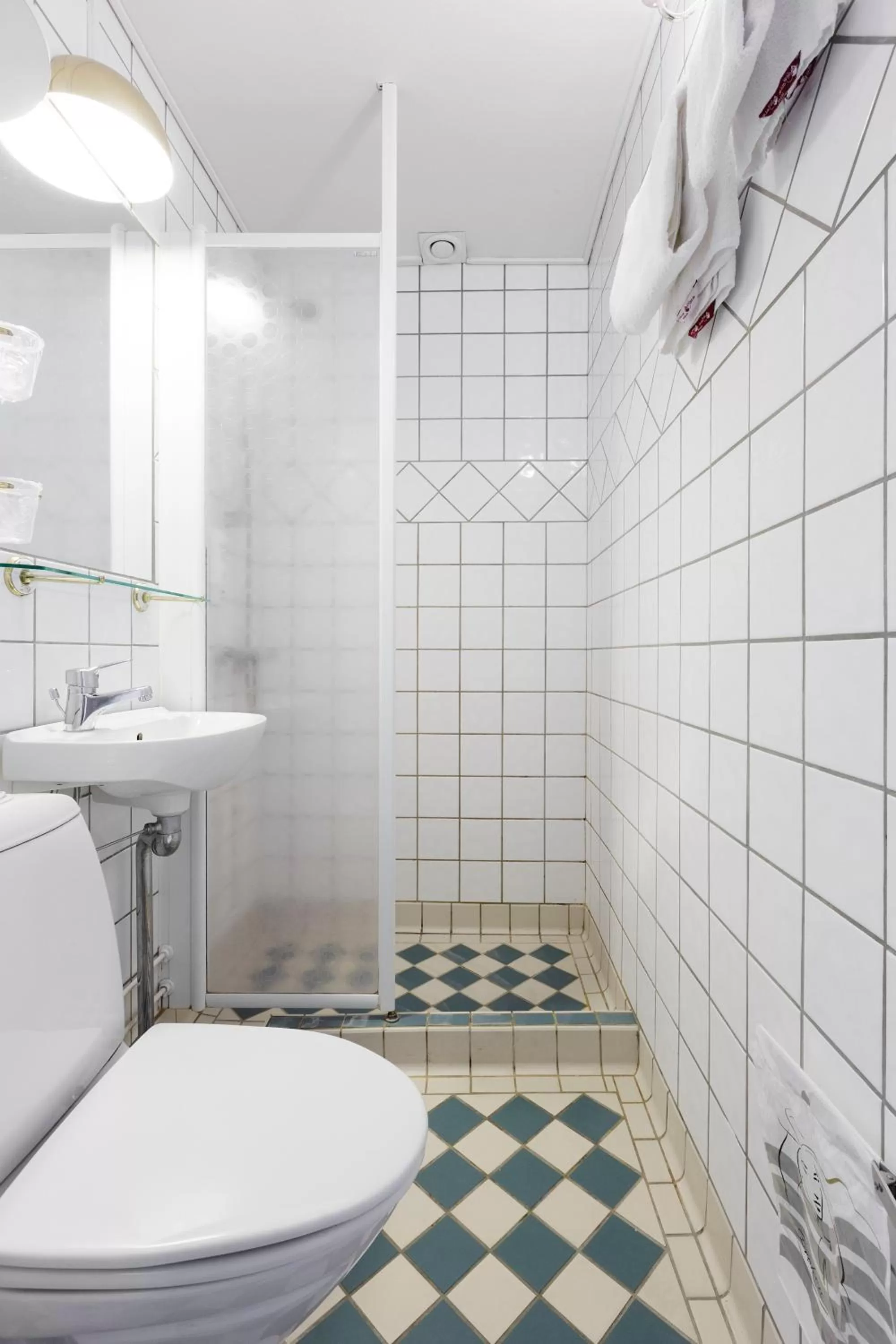 Shower in Hotel Strandparken