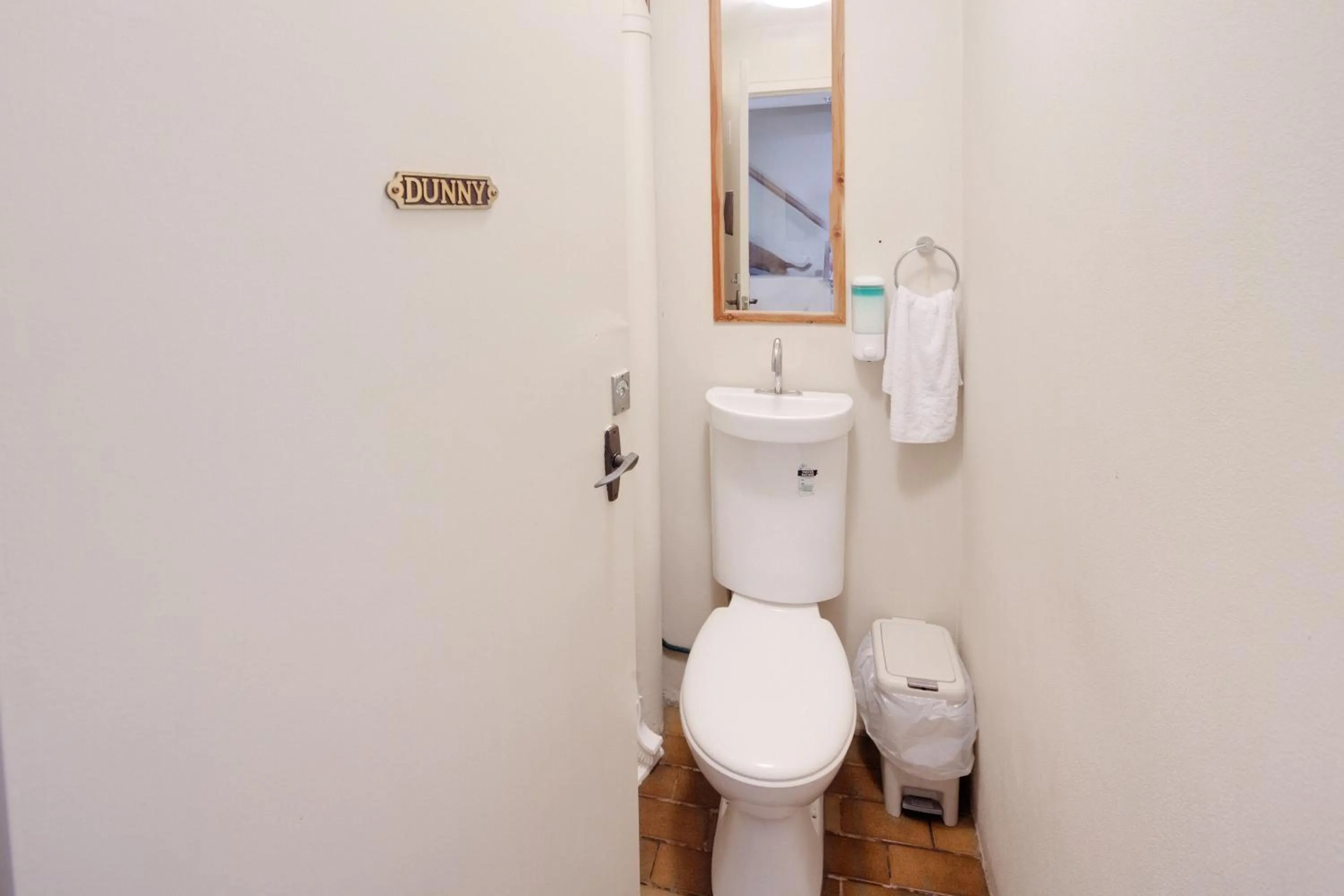 Toilet in Neutral Bay Lodge