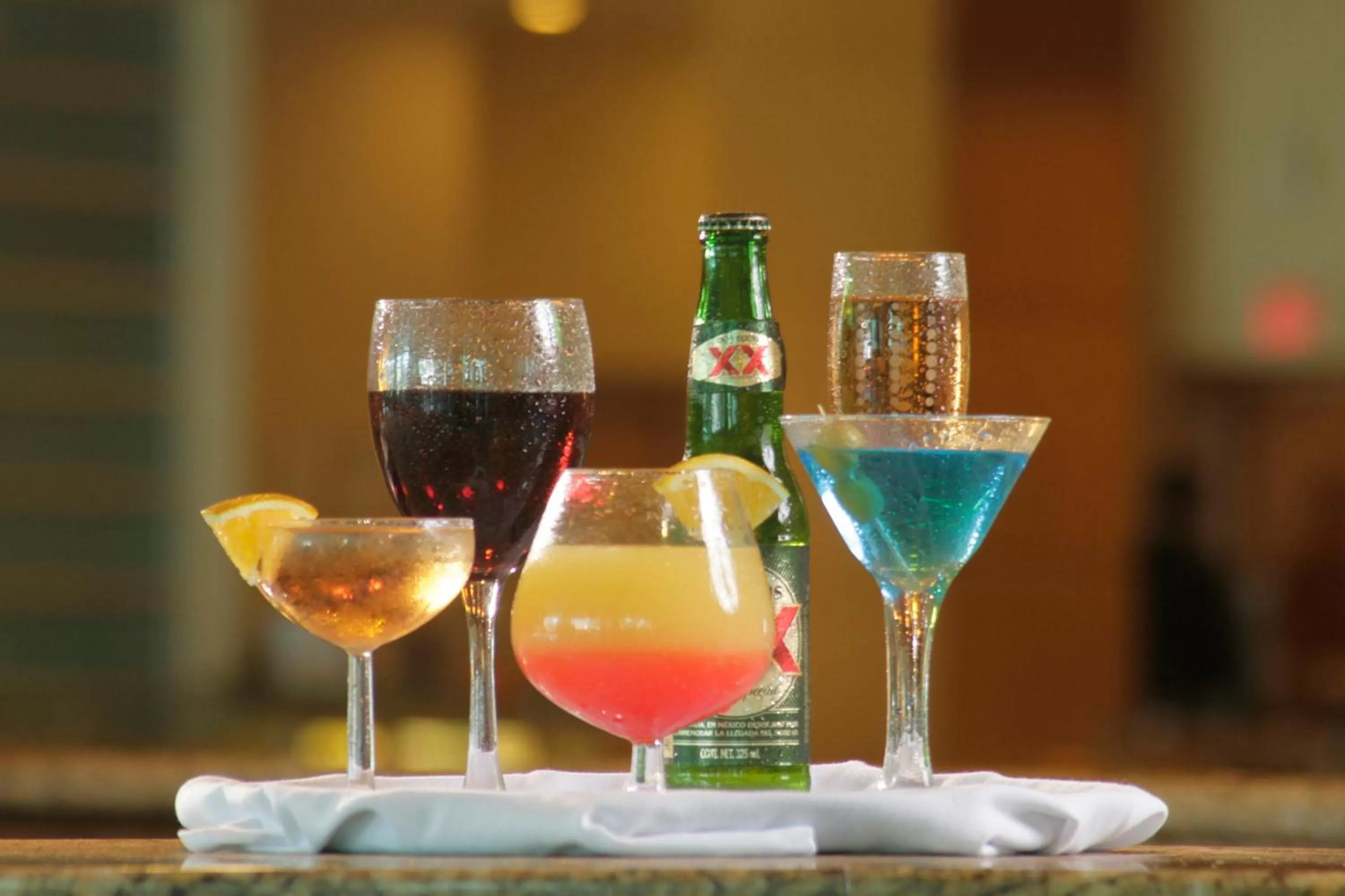 Lounge or bar in Crowne Plaza Torreon by IHG