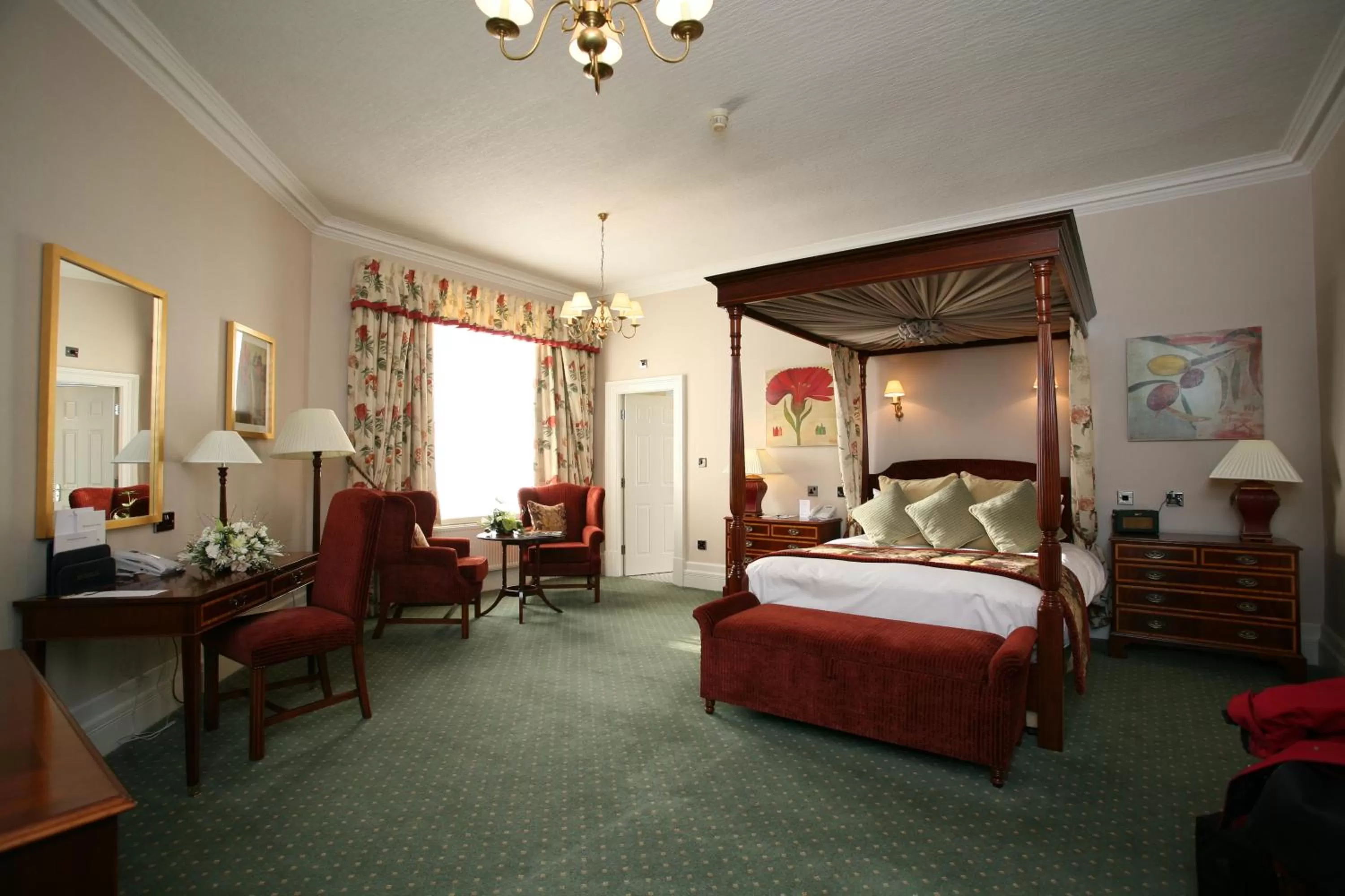 Photo of the whole room, Bed in The Midland Hotel
