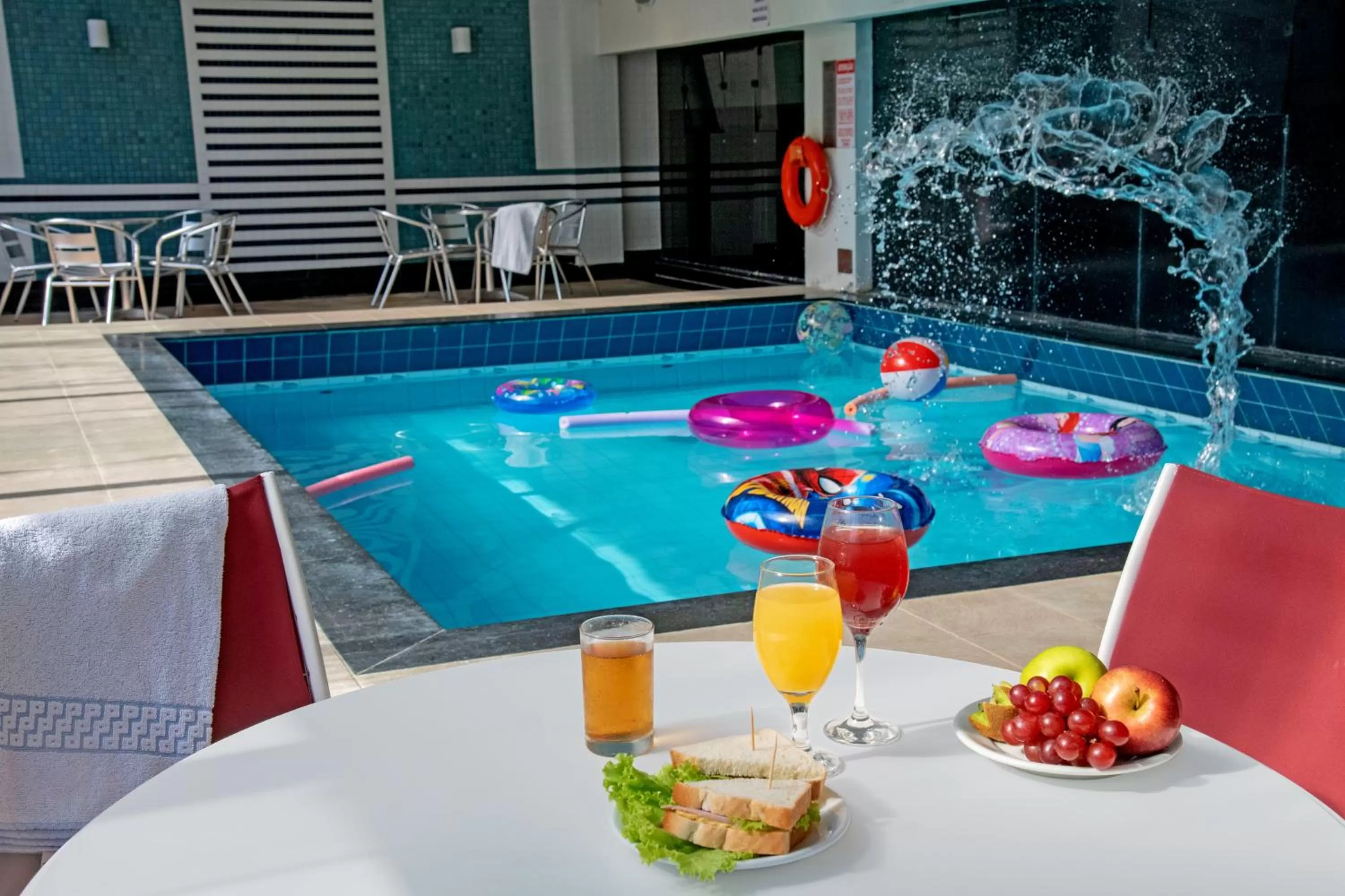 Swimming pool in Atobá Praia Hotel