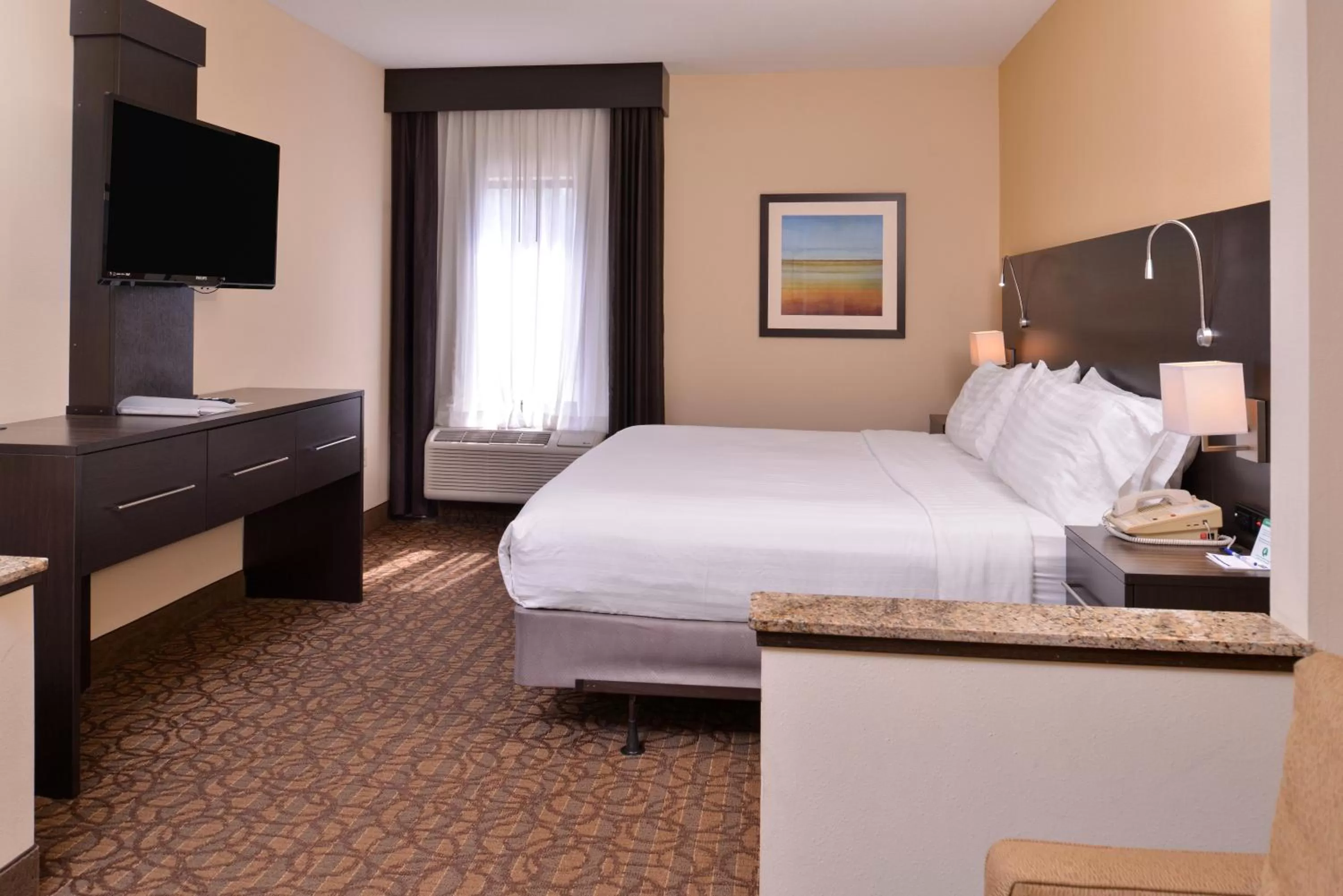 Photo of the whole room, Bed in Holiday Inn Express & Suites Topeka West I-70 Wanamaker by IHG