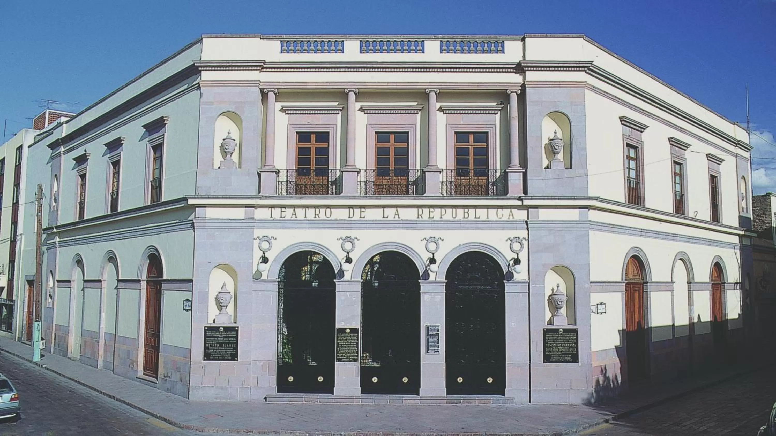 Area and facilities in Holiday Inn Express & Suites Queretaro by IHG