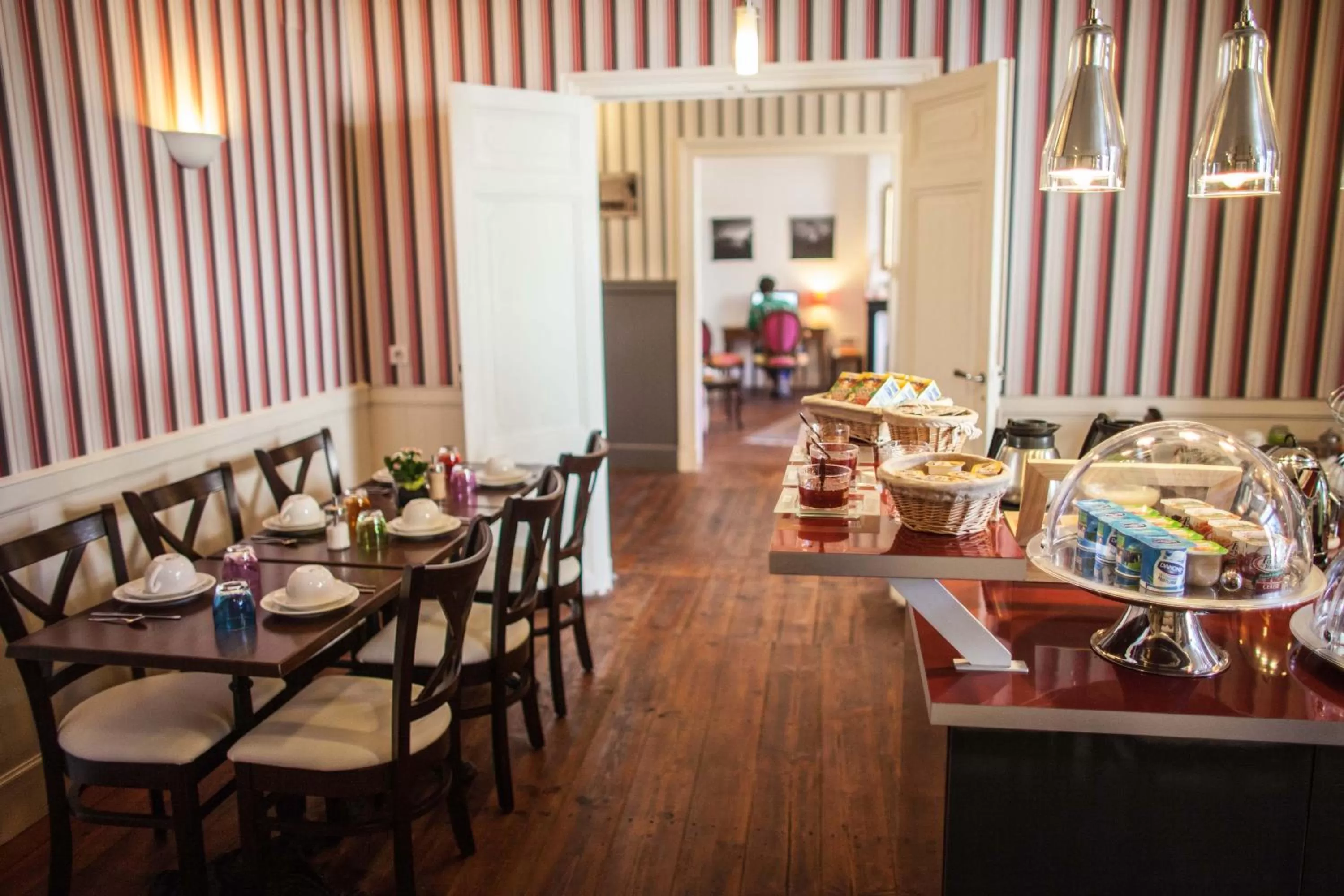 Restaurant/places to eat in Hôtel Henri IV