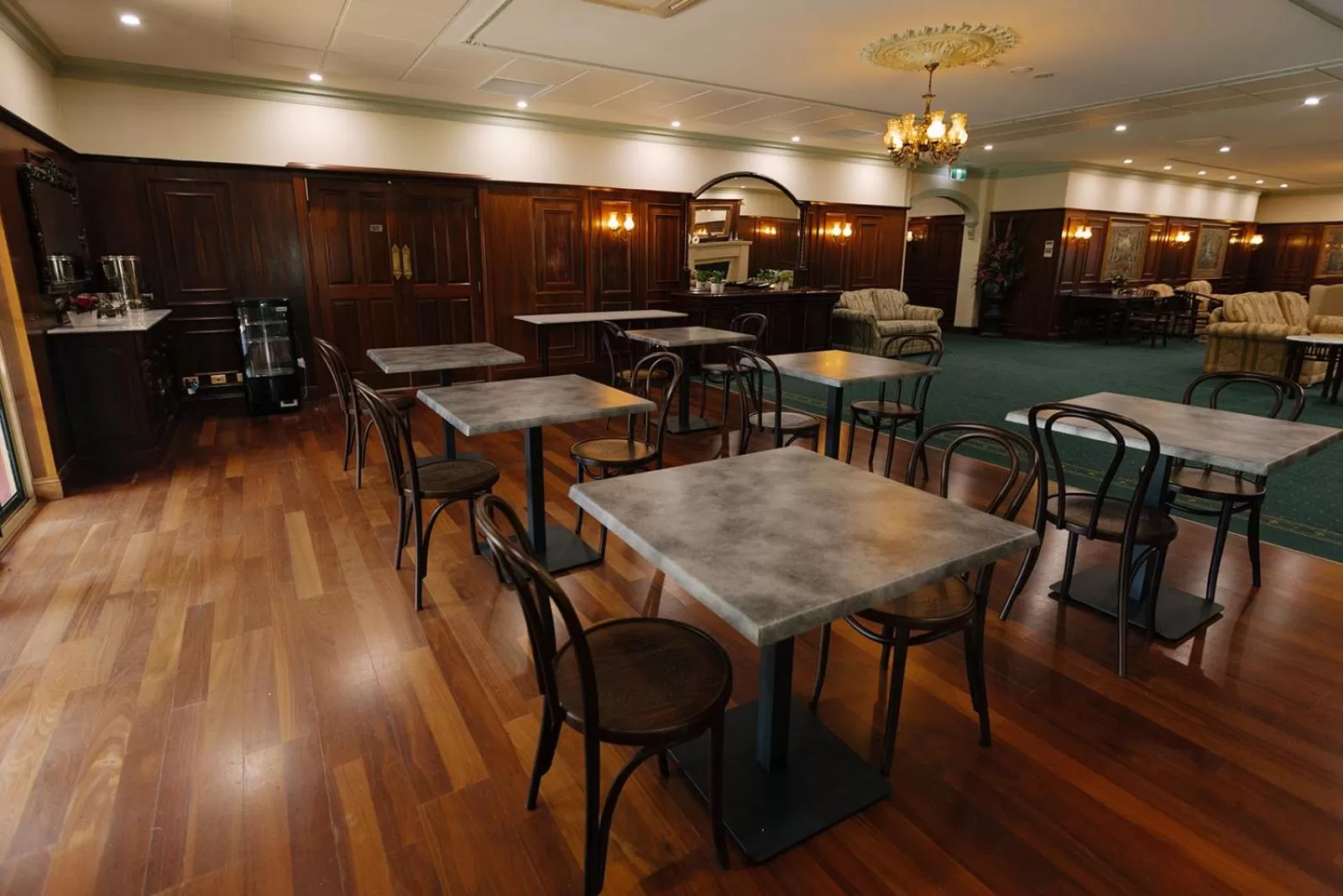 Restaurant/places to eat in The Lawson Riverside Suites