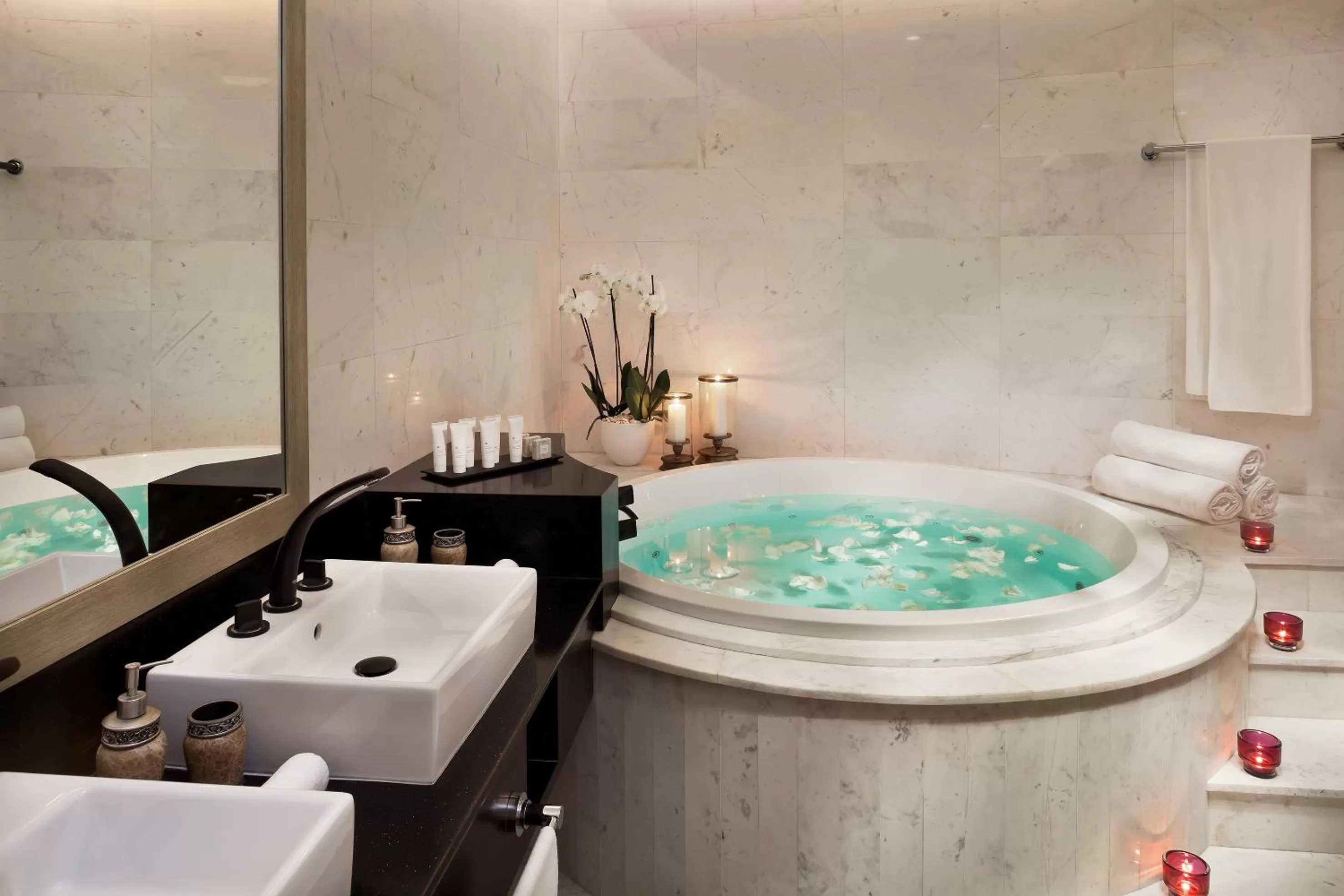 Bathroom in Best Plaza West Bay Hotel